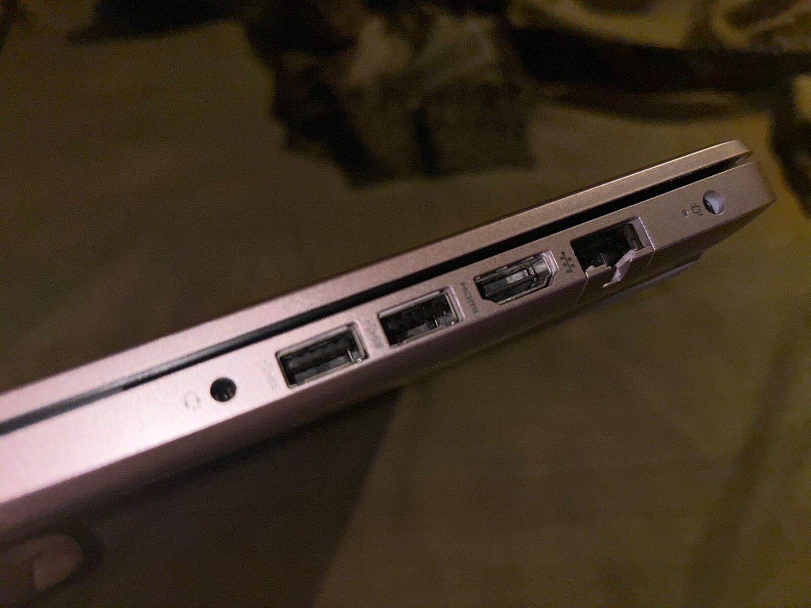 PINK USED HP LAPTOP COMPUTER ( comes with charger included)