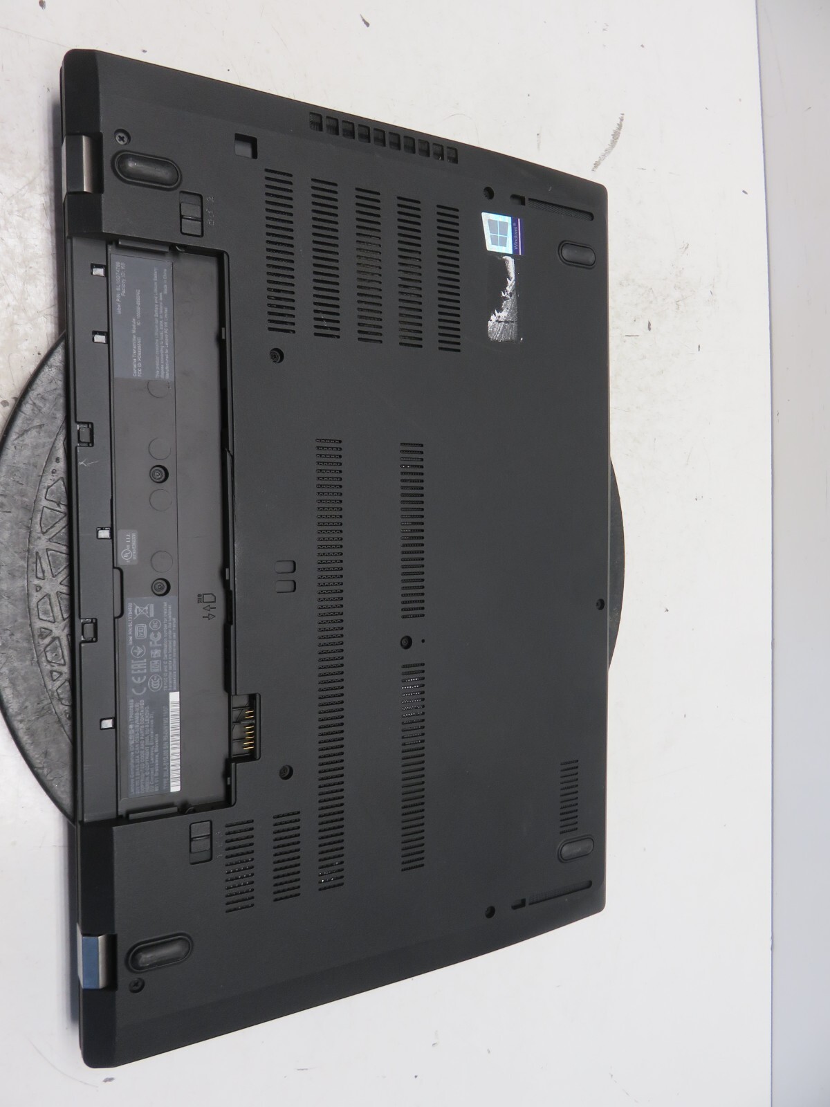 Lenovo ThinkPad T580 Intel i5-8350U 1.7GHz 8 GB NO HDD No Batt