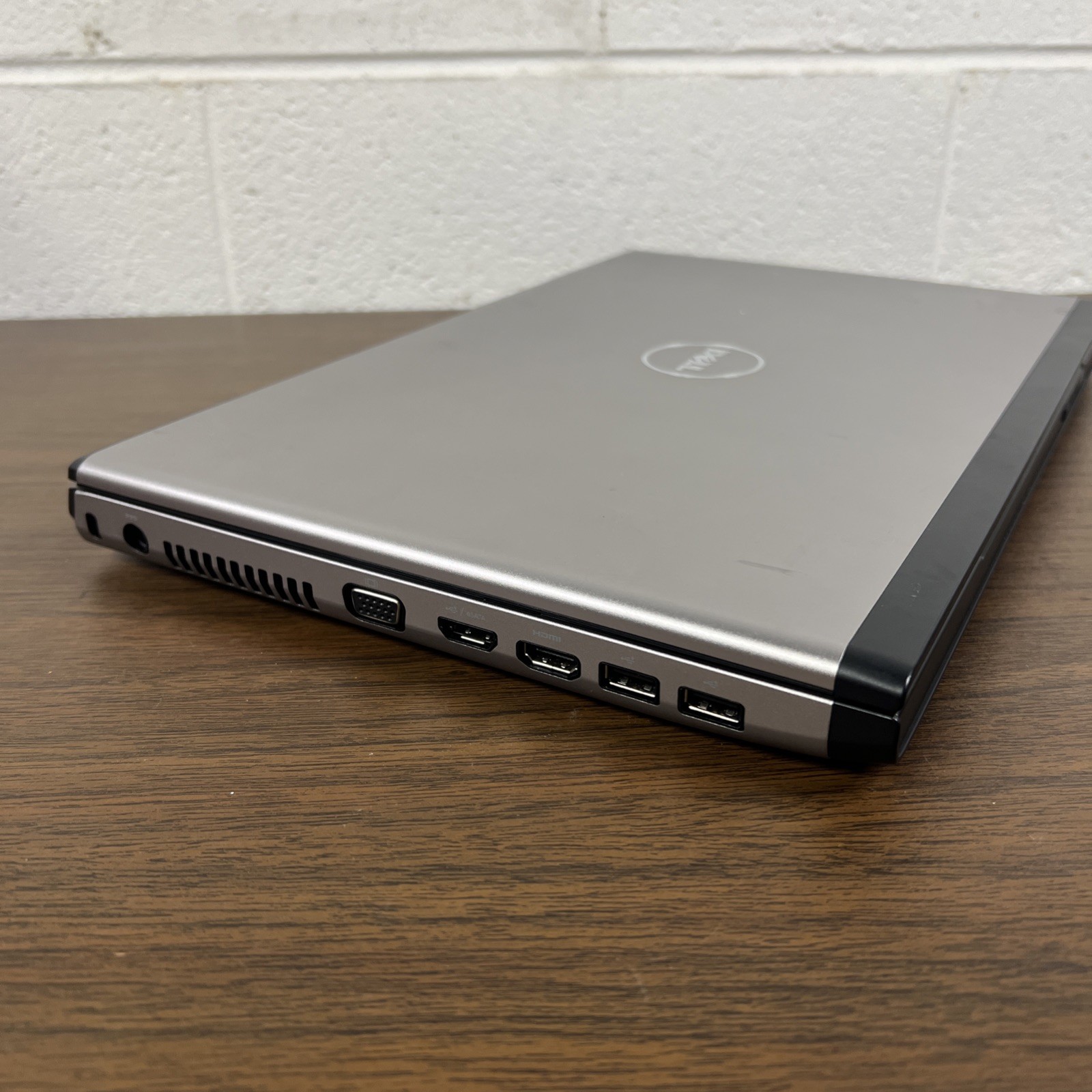 Dell Vostro 3500, Intel Core i5 M560 @ 2.67GHz, 4GB RAM, 500GB HDD, WIN 7 Pro