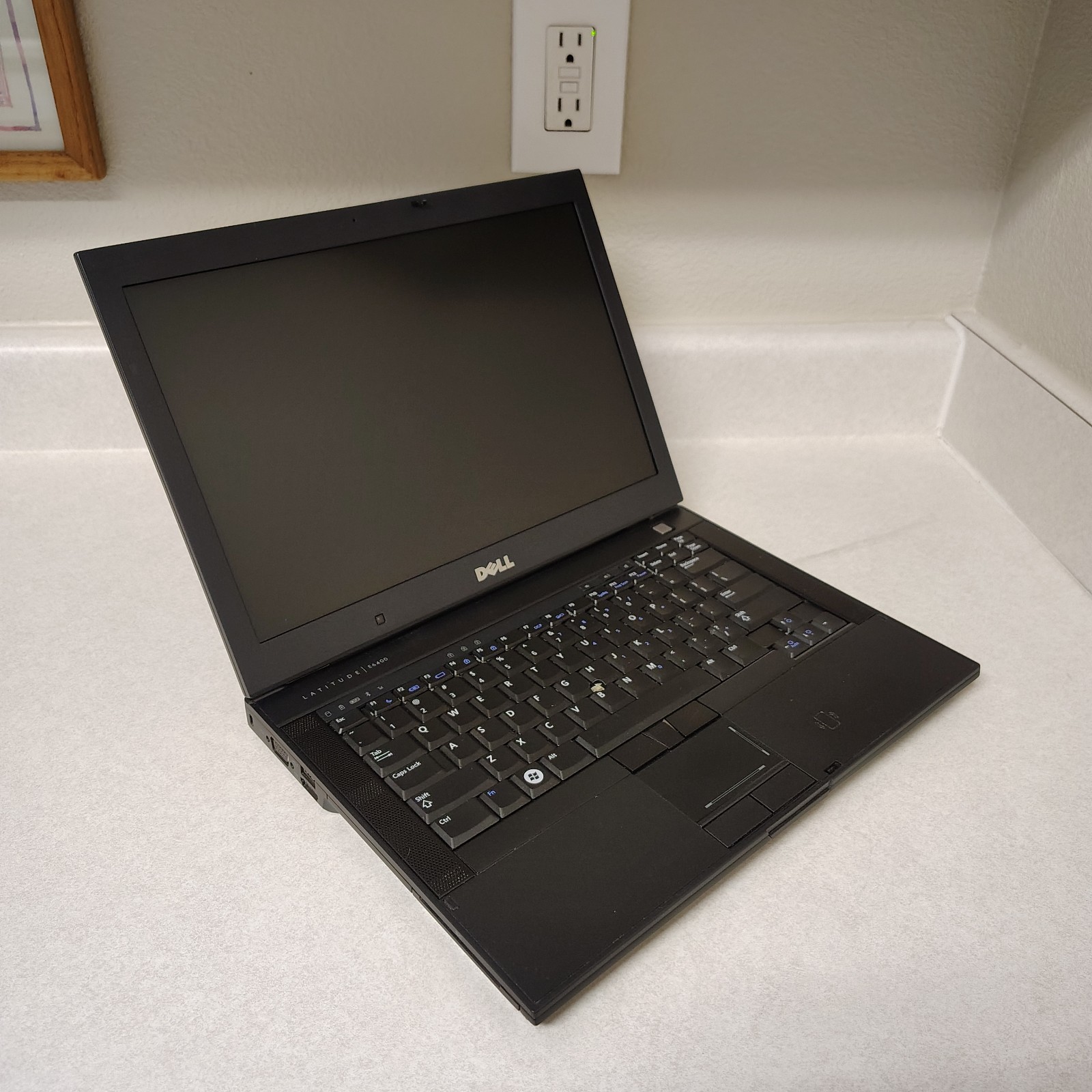 Dell Latitude E6400 Vintage Laptop Core 2 Duo P8600 4GB RAM NVIDIA NVS 160M GPU