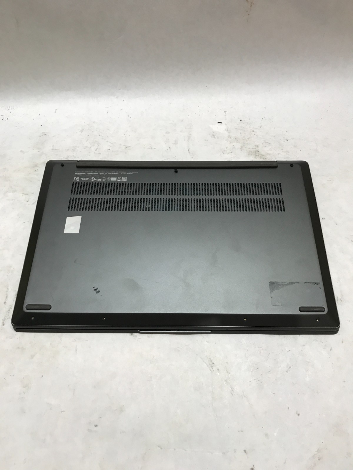 Lenovo IdeaPad 5 14ALC05 14″ Ryzen 7 5000 Series 8 GB RAM NO SSD/OS CRACKED – DW