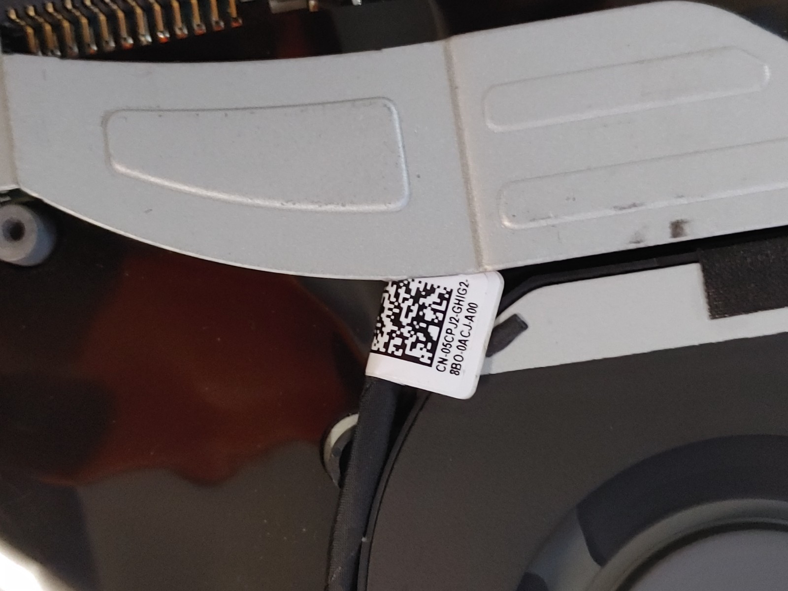 Dell XPS 9570 Core i7-8750H@2.20GHz, 8GB RAM , NO SSD , FOR PARTS/ REPAIR