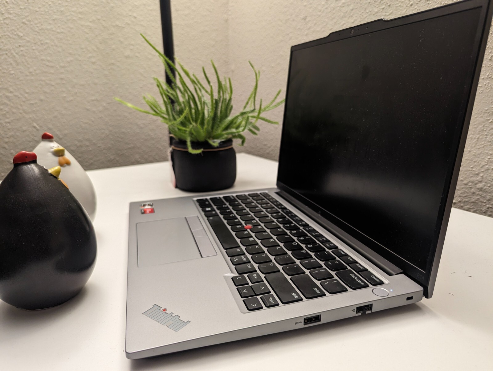lenovo thinkpad e14 gen 5 AMD 14″ – Arctic Grey