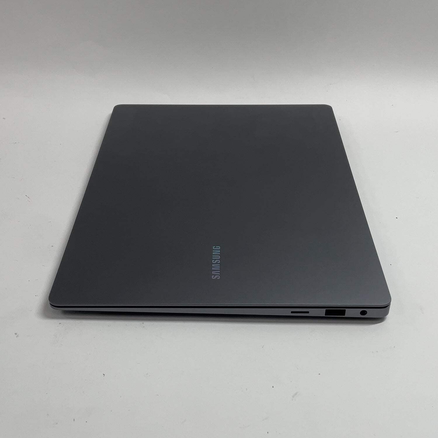 Samsung Galaxy Book NP940XHA 14″ Core Ultra 7 256V 2.2GHz 16GB RAM 512GB SSD