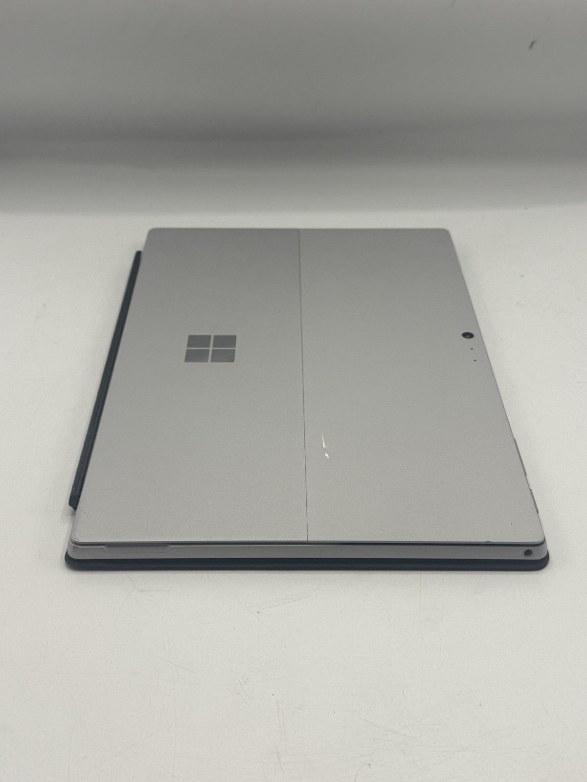 Microsoft Surface Pro 1796 12.3” Intel i5-7300U 2.6GHz 4GB RAM 128GB SSD WIN10P