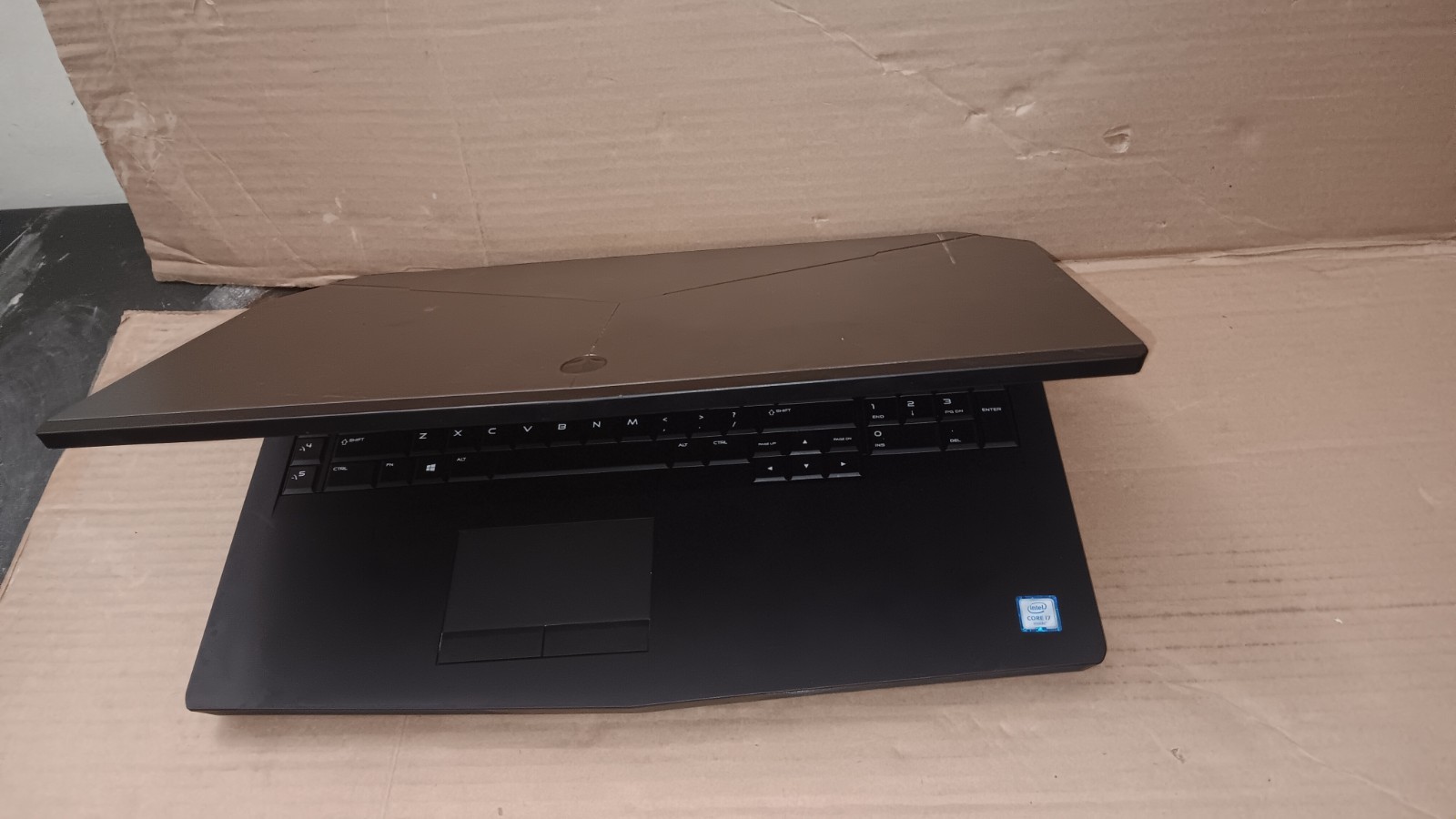 Dell Alienware 17 R3 Gaming Laptop Core i7 Motherboard 17.3″ LCD Screen Parts