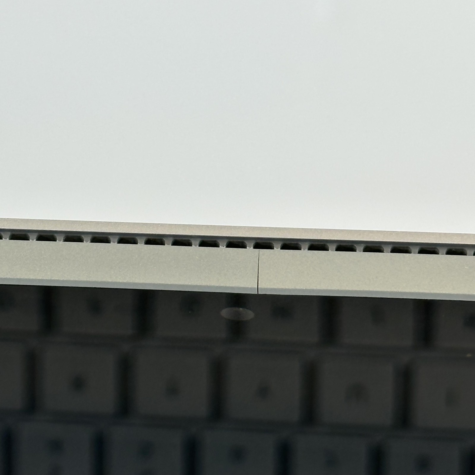 Microsoft Surface Book 2 15 3.5K TOUCH i7-8650U 16GB 512GB GTX 1060 – GOOD