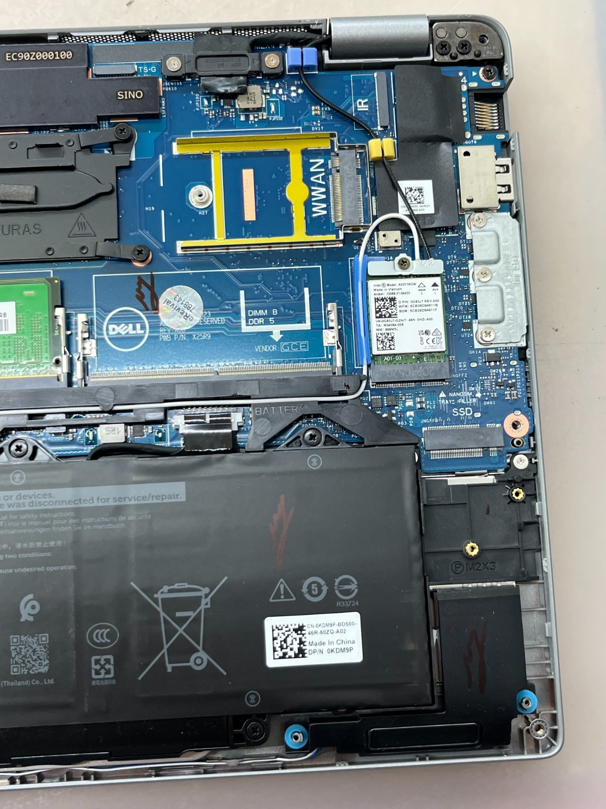 DELL LATITUDE 5450 ULTRA 5-135U@4.40GHz 8GB NO SSD/OS *Check Pictures*