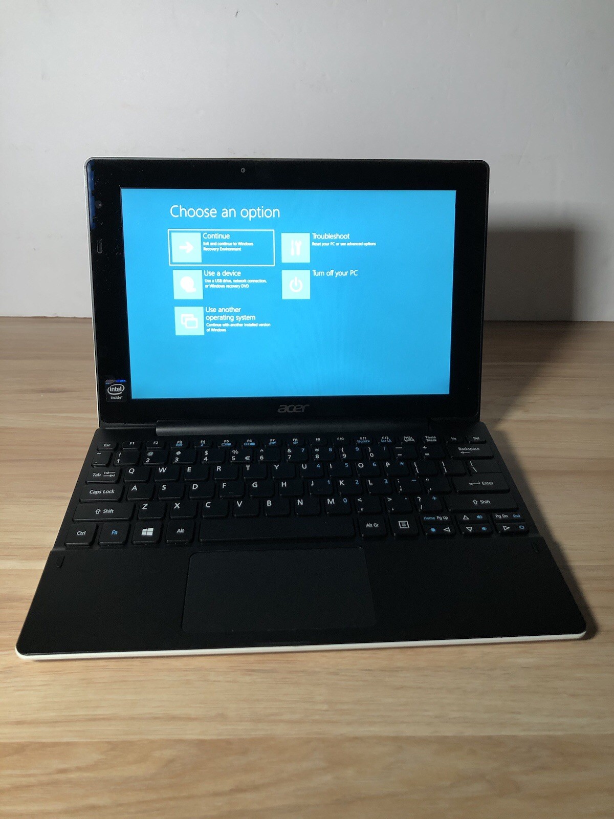 Acer Aspire Switch 10” White Notebook Laptop *FOR PARTS/REPAIR **Read