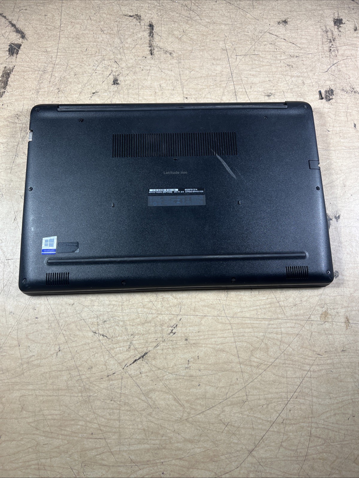 DELL LATITUDE 3500 INTEL CORE I7-8565U 8GB RAM **NO HD/ NO CADDIE/ NO OS