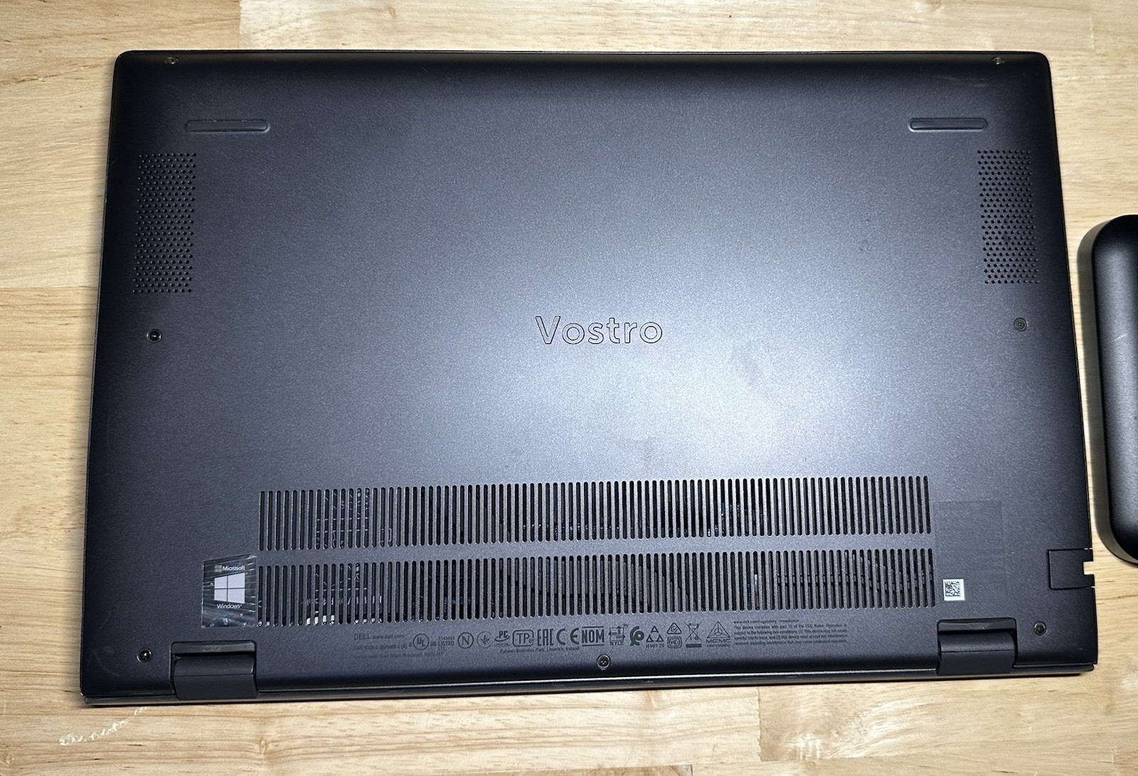 Dell Vostro 5402 14″ i7-1165G7 16GB 512GB CHARGER Included