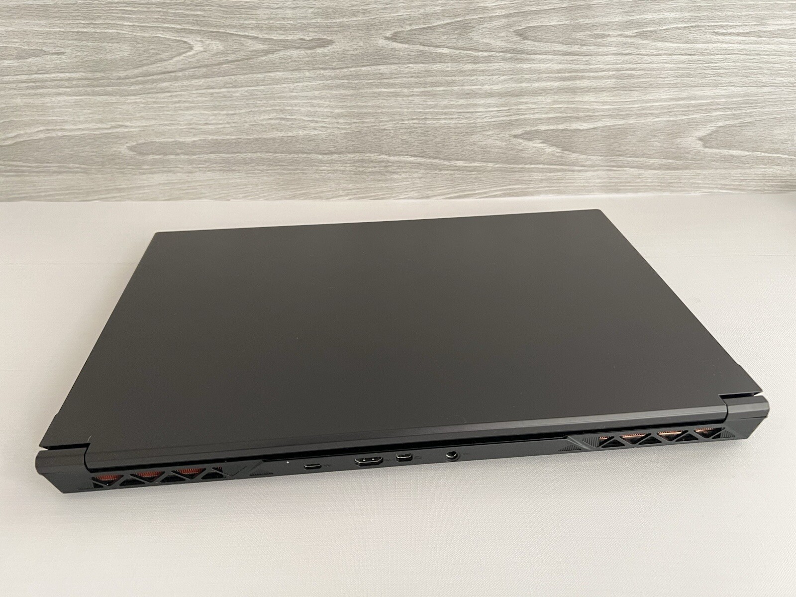 iBuyPower NP70RNJS 17.3 in i9-13900H 16GB 512GB RTX 3050 FHD Sager Chimera (96)