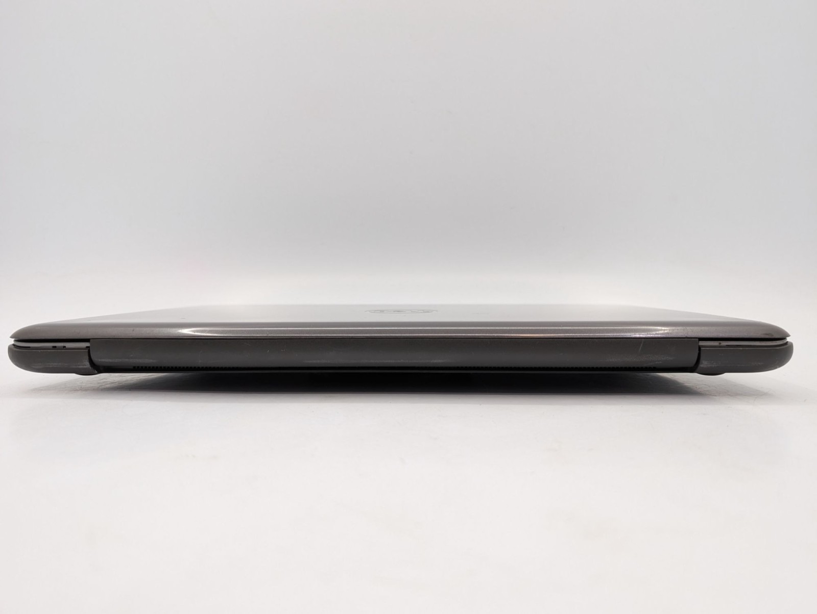 Dell Inspiron 5565 15.6″ Laptop A9-9400 No RAM No SSD Missing HDD Connector