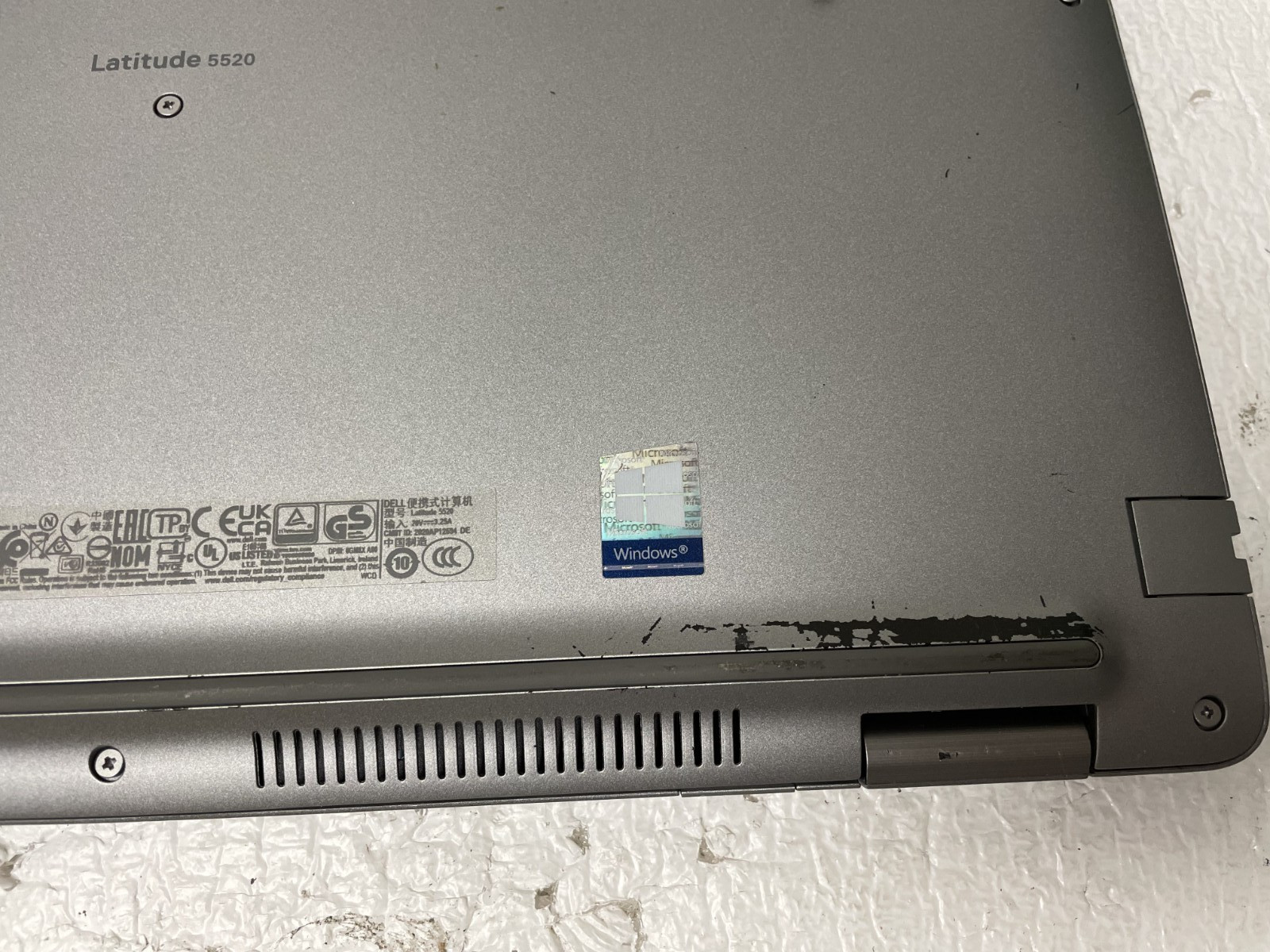 Dell Latitude 5520 15.6″ Intel i5-1145G7 8GB RAM No SSD Broken Screen Parts READ