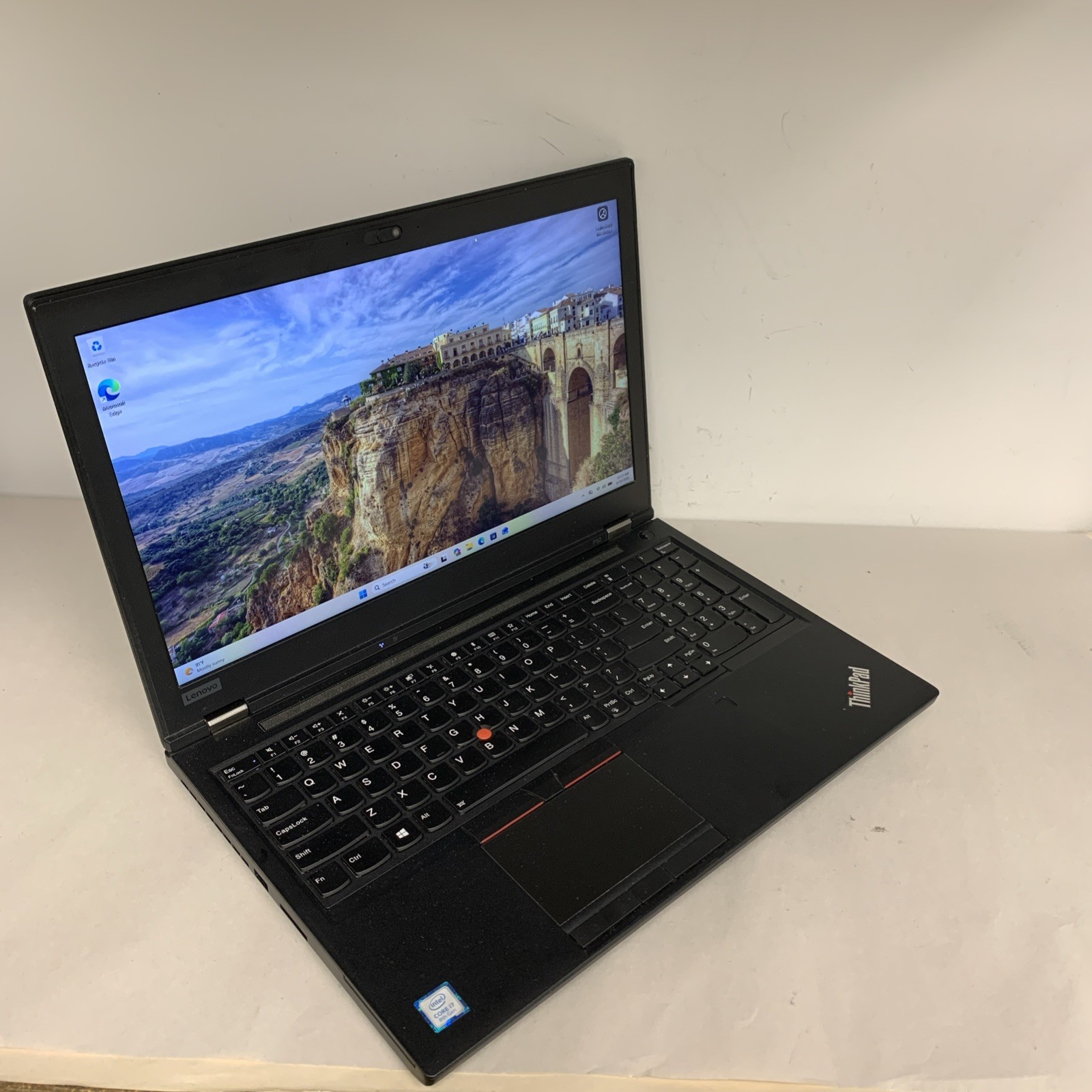 Lenovo ThinkPad P52 i7-8750H 16GB RAM 128GB SSD Win11 Pro NVIDIA Quadro P1000