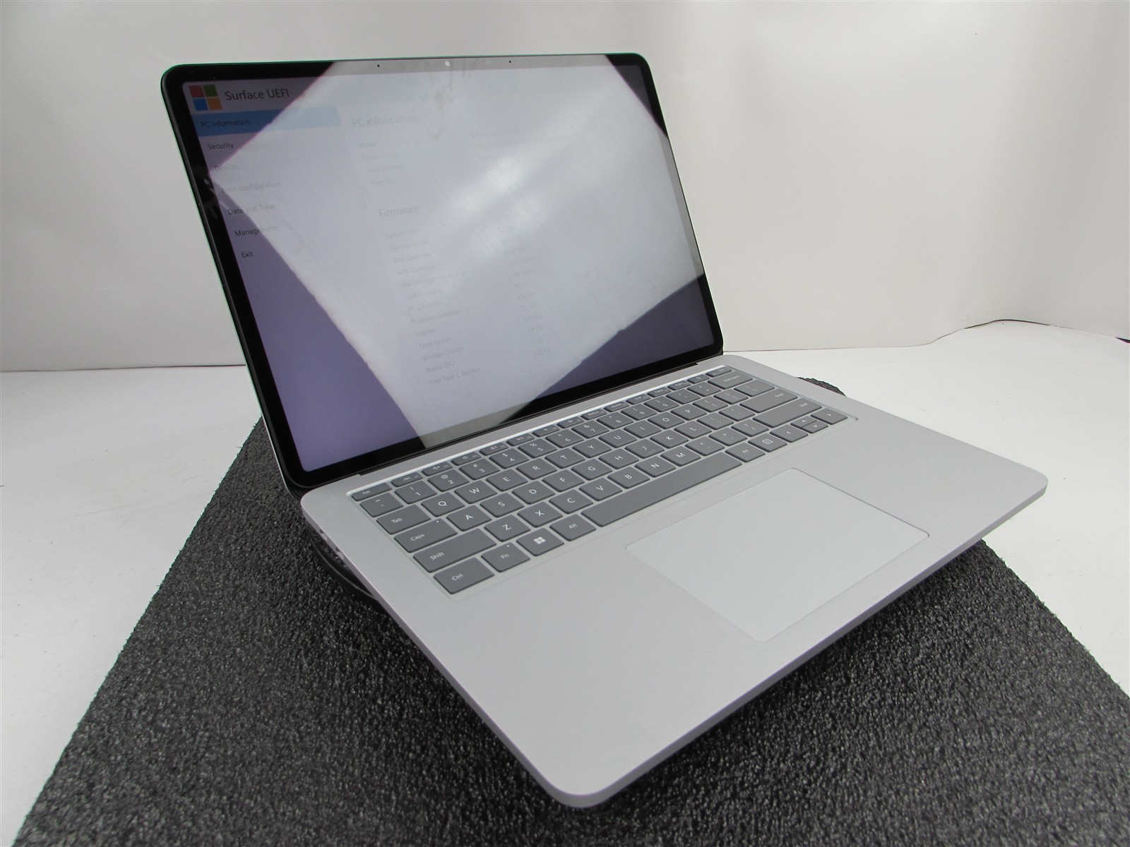 Microsoft Surface Laptop Studio 1964 i7-11370H 1TB SSD 32GB RTX A2000 *No A/C*