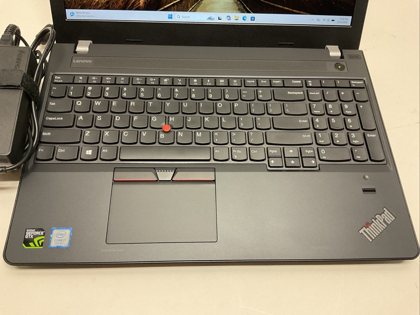 Lenovo ThinkPad E570 CPU i7, 8GB RAM, SSD 256GB, HDD 500GB, 950M 2GB, Win 11 Pro