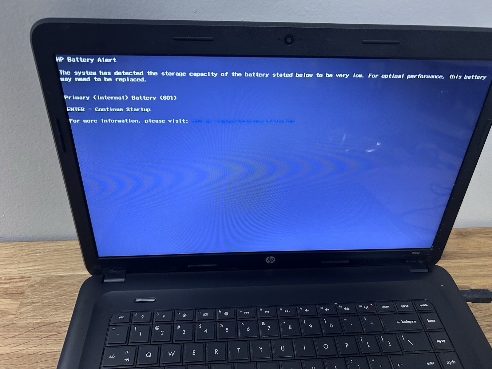 HP 2000 2B19WM NOTEBOOK AMD E 300 4GB RAM Windows 300GB HD