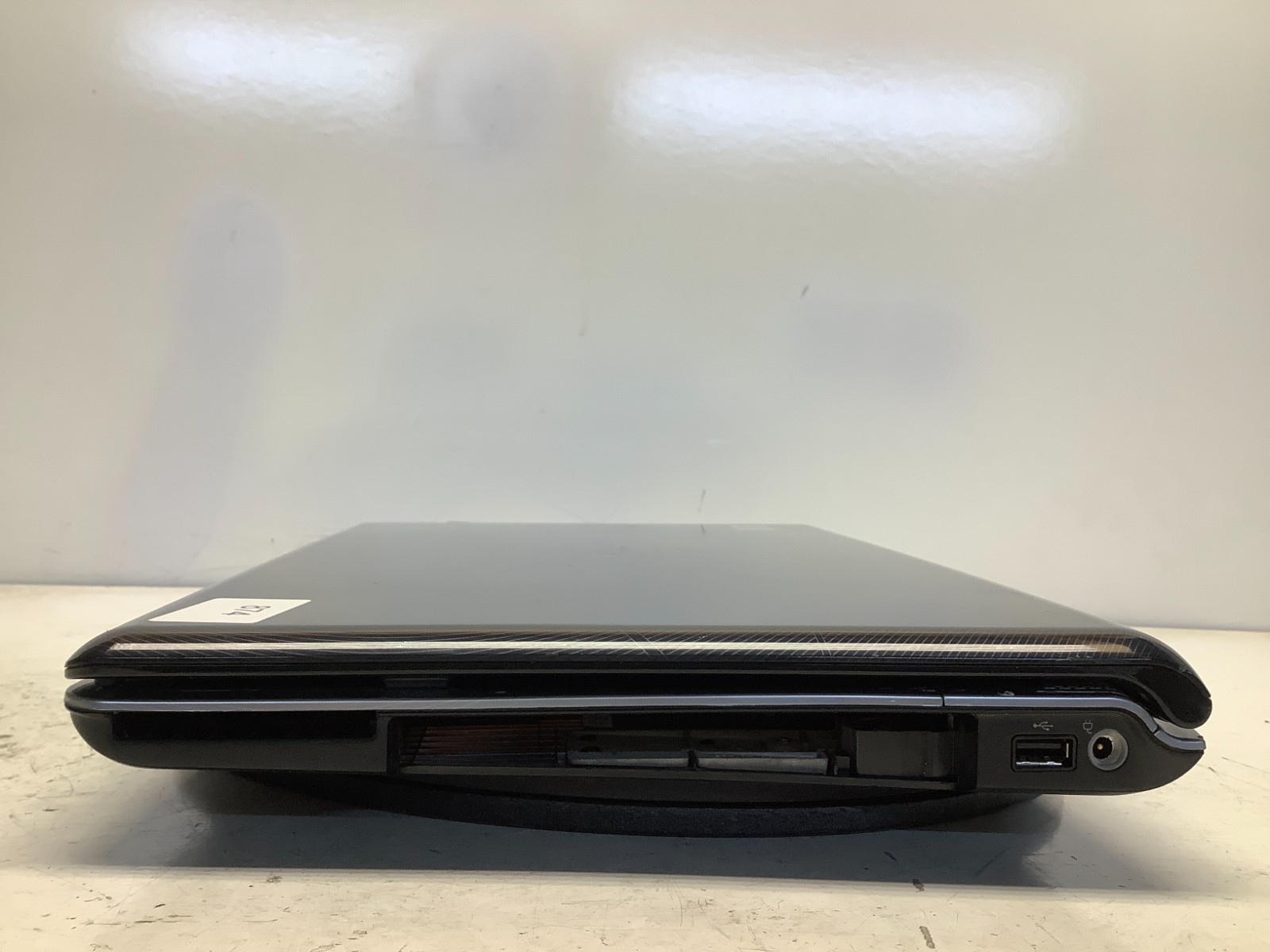 HP Pavilion DV6627OM AMD Turion 64 X2 No RAM NO HDD – For Parts/Repair