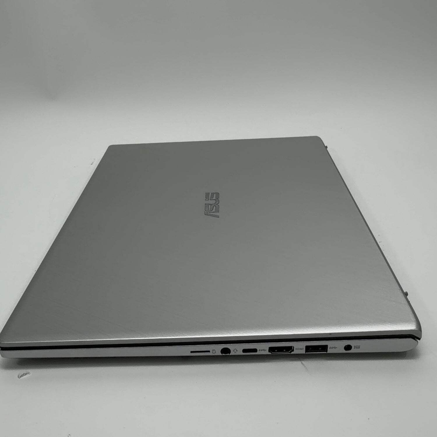 Asus Vivobook 17 K712E 17.3″ i3-1115G4 3.0GHz 8GB RAM 250GB SSD