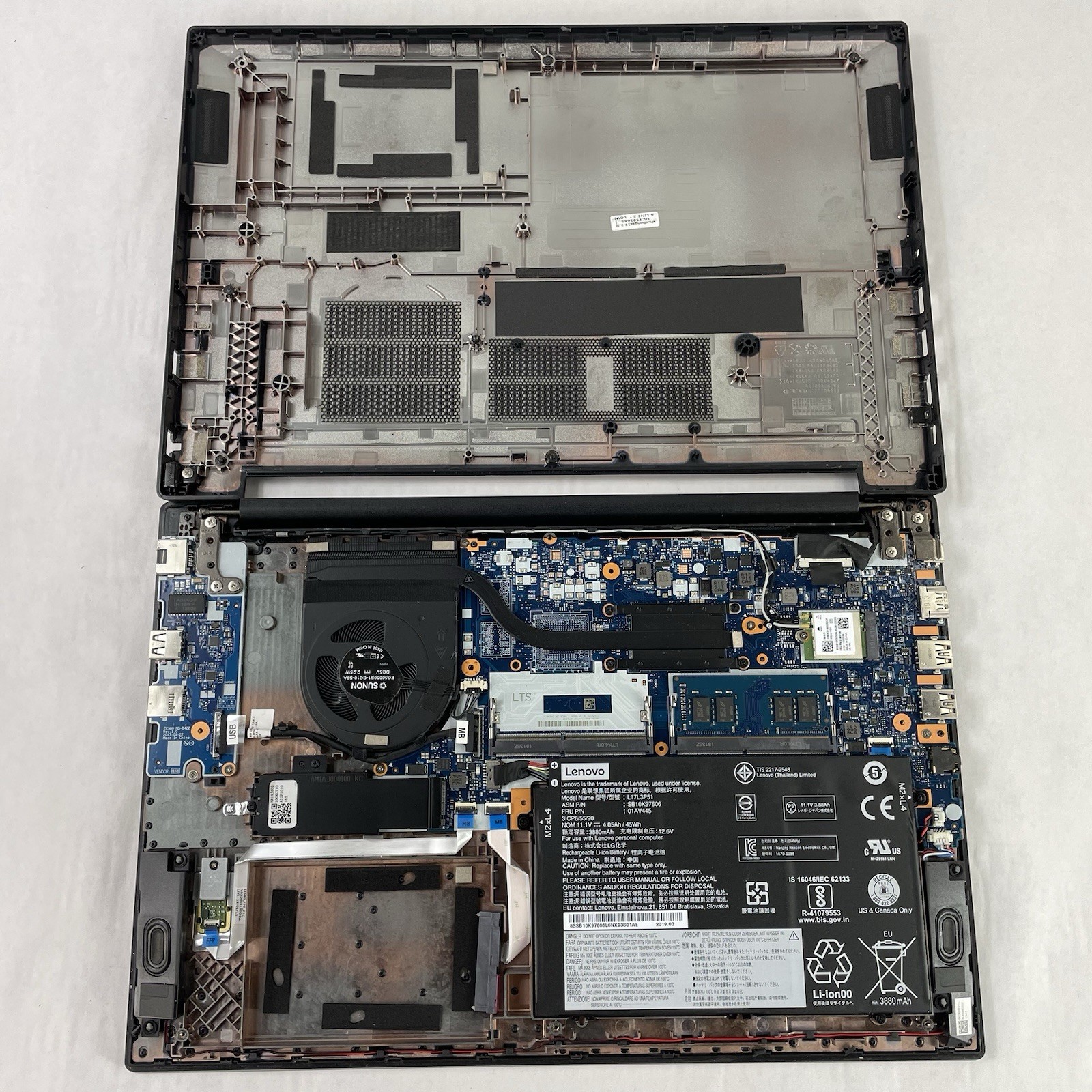 Lenovo ThinkPad E580 15.6″ i5-7200U 2.50 GHz 8 GB RAM No SSD No OS No AC