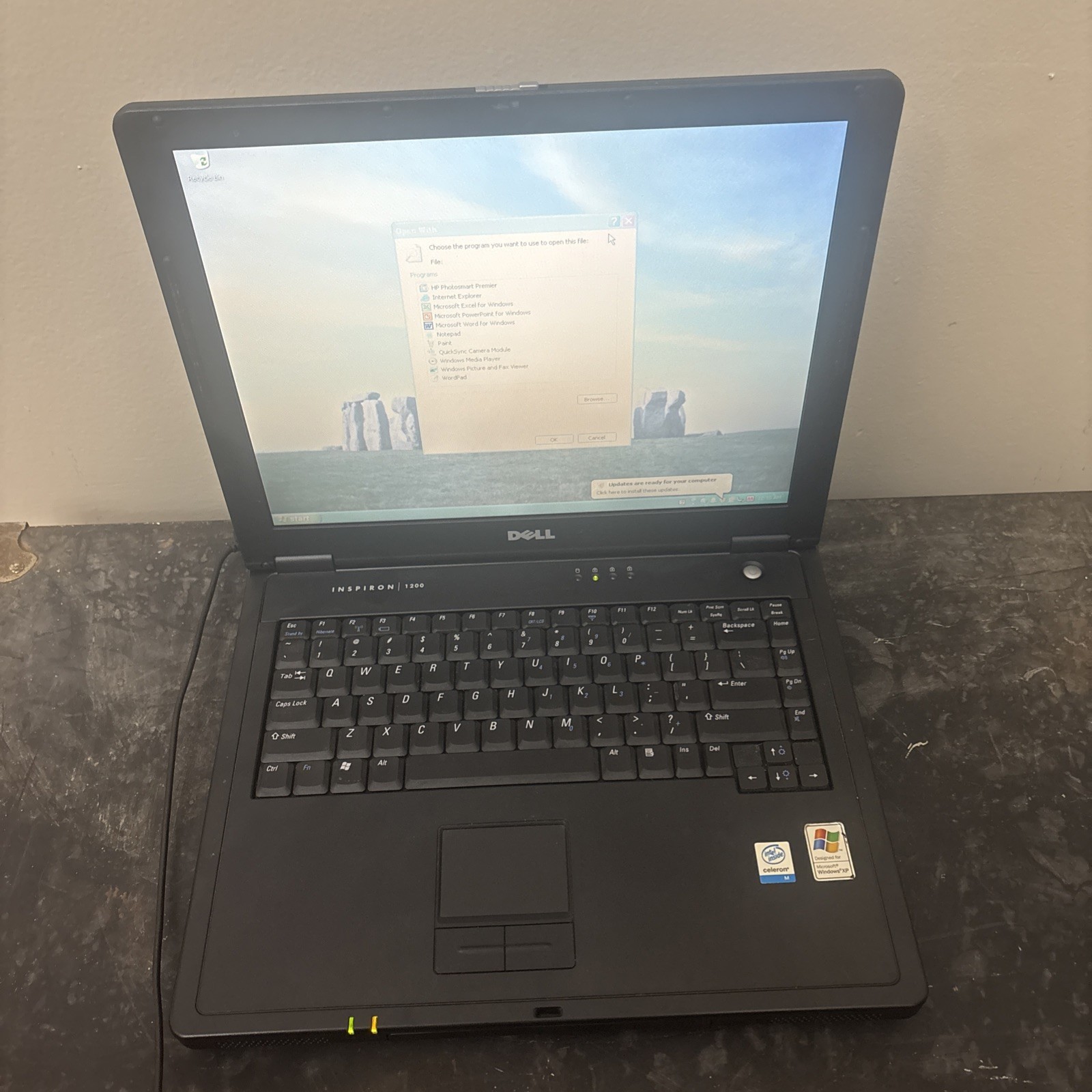 Dell Inspiron 1200 Intel Celeron M 1.40GHz 256MB, No battery, Has Power Cord