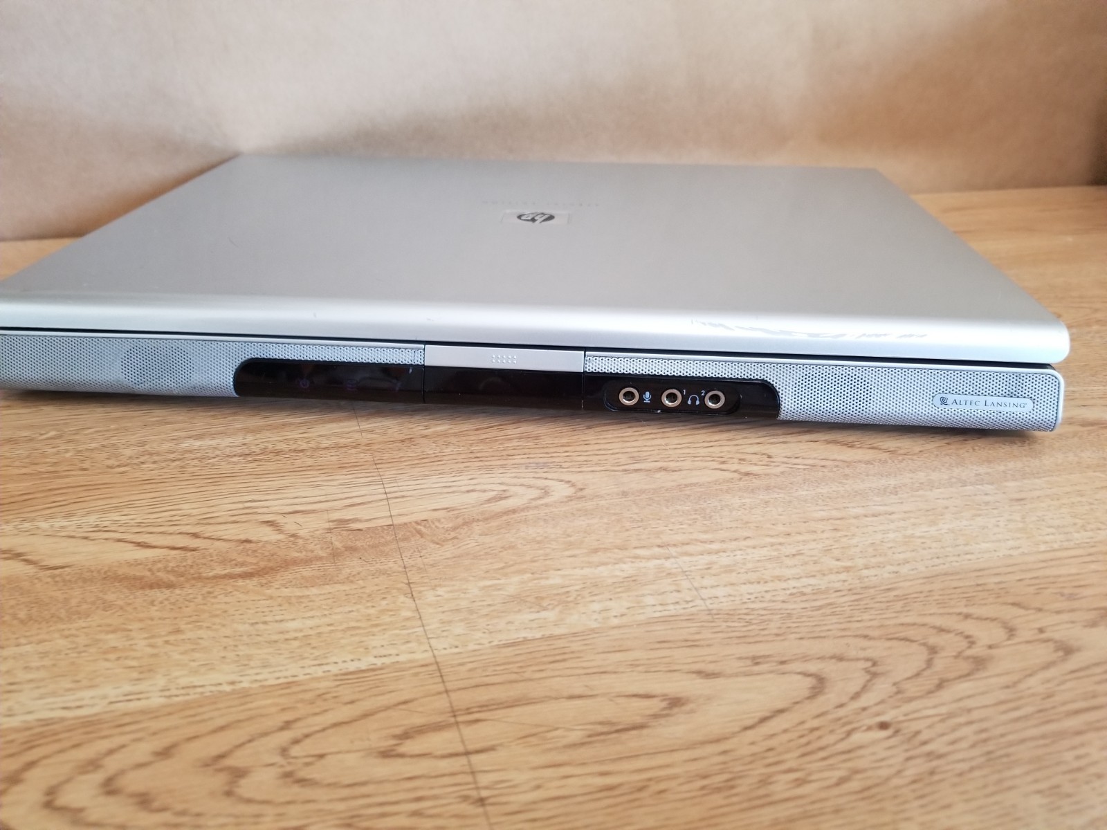 HP Pavilion Special Edition – Ent. Notebook PC DV1000 – 512MB, 80GB HDD – Parts