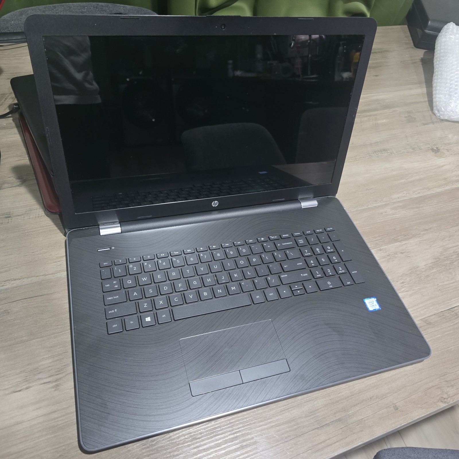 HP 17-BS057CF. CORE I5-7gen. 2.50GHZ | 1 TB HDD| 16GB RAM
