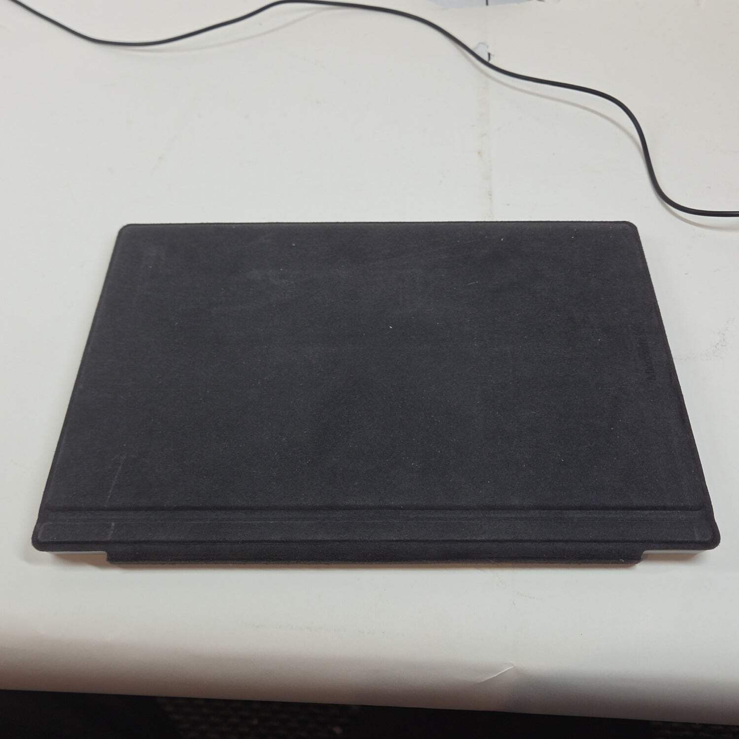 Broken Microsoft Surface Pro 7 1866 12.3″ i3-1005G1 1.2GHz 4GBRAM 128GB SSD READ
