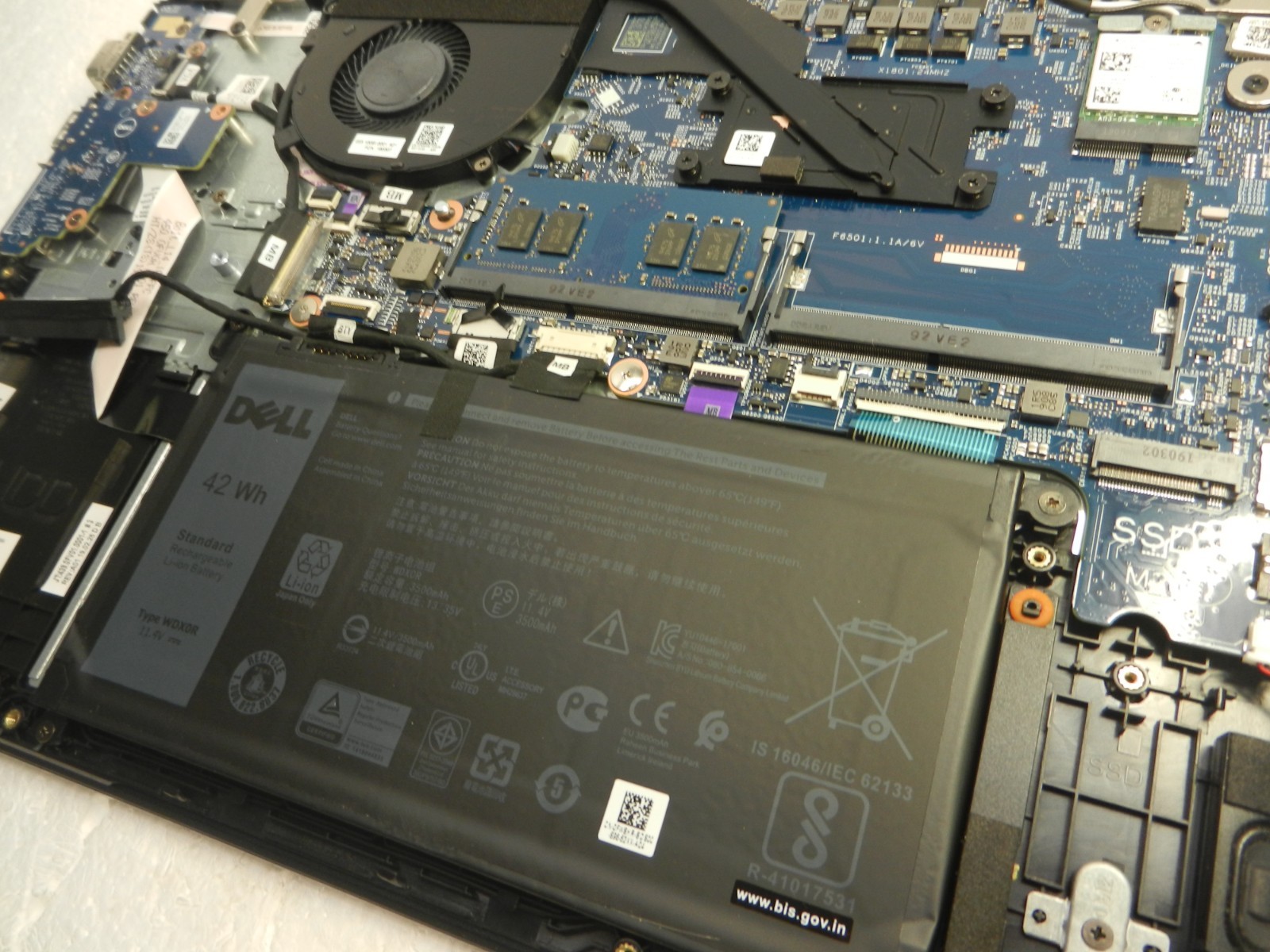 Dell Latitude 3400 Intel i5-8265U 1.6GHz 8GB RAM No Drive No OS