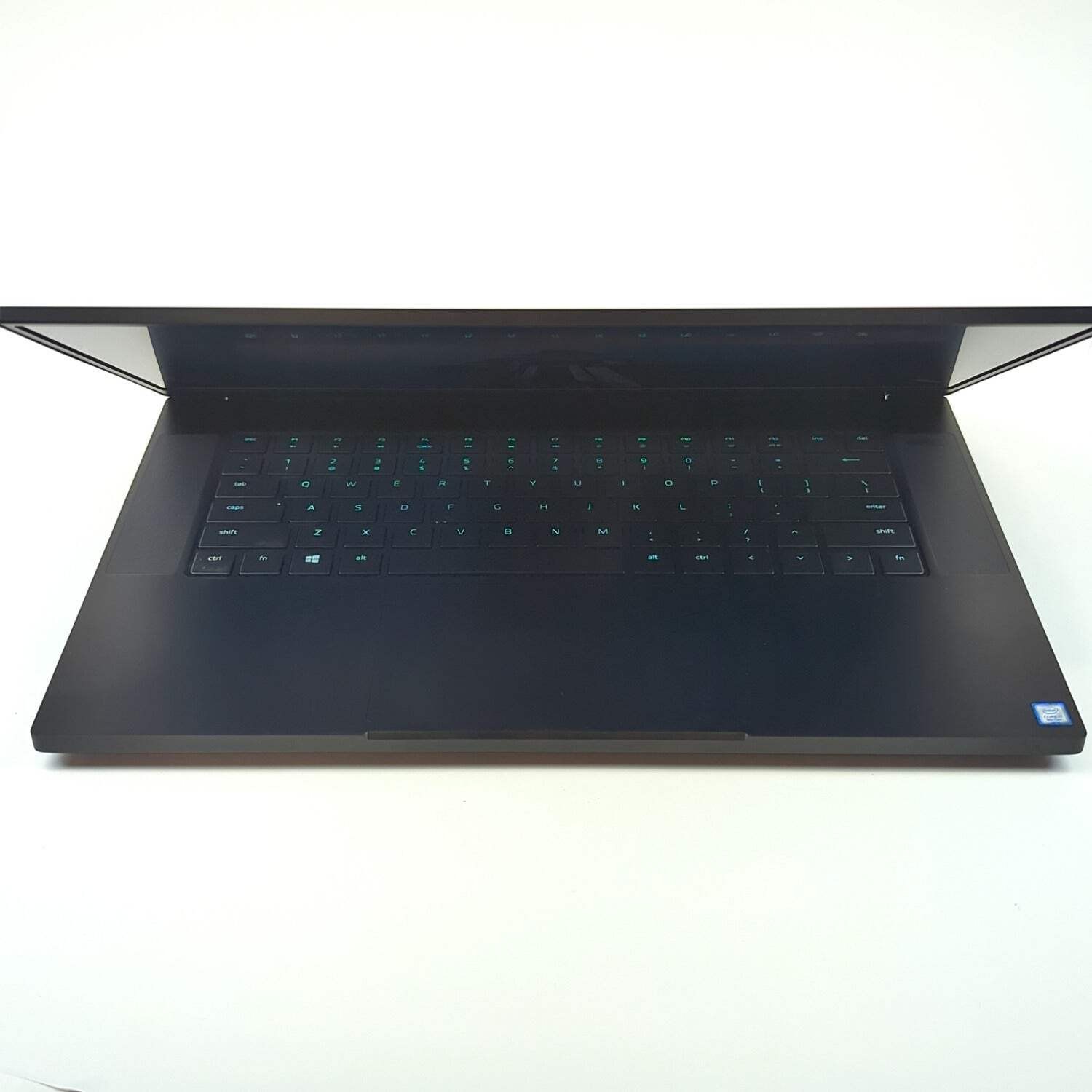 Razer Blade 15 RZ09-02705 i7-8750H 16GB RAM 512GB SSD GeForce GTX 1060 Max-Q