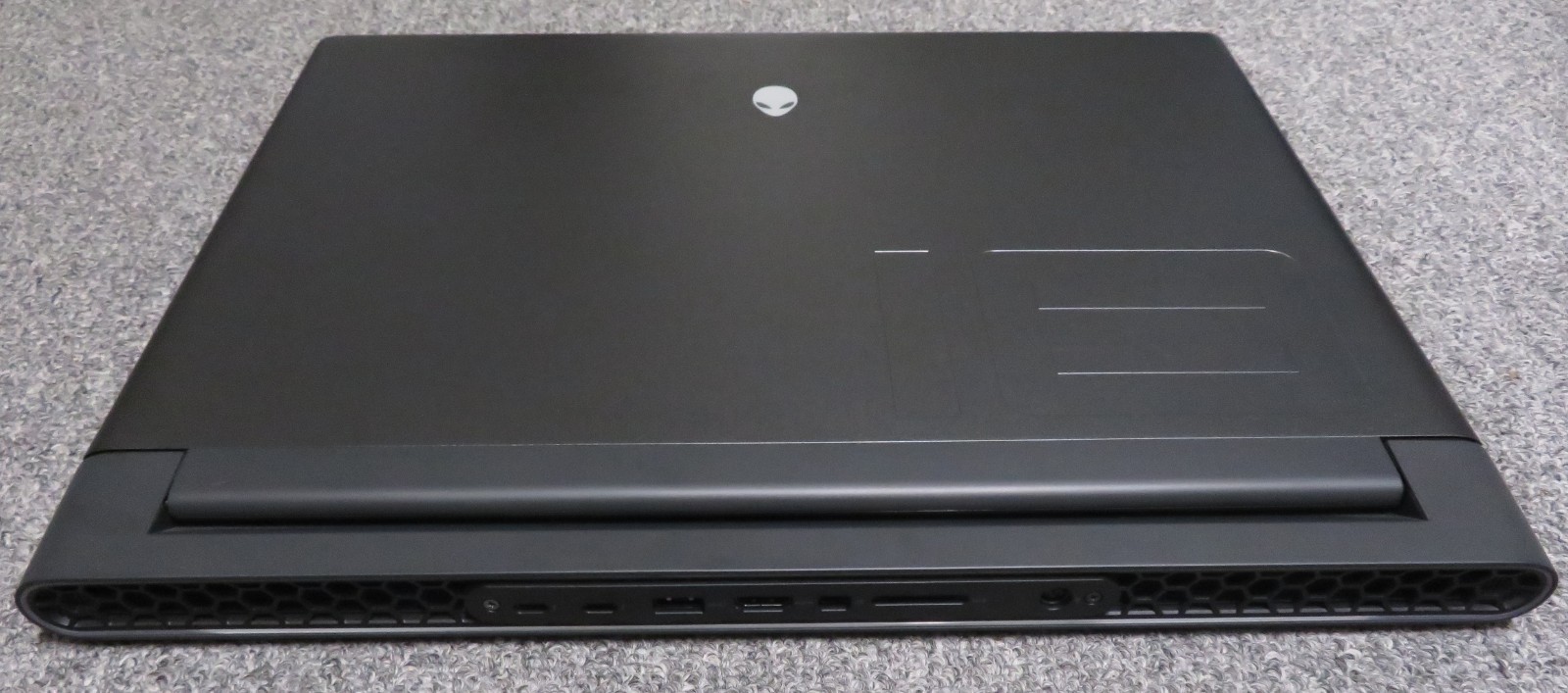 Dell Alienware m18 R2 Gaming Laptop 18″QHD+ i9-14900HX 64GB RAM 2TB SSD RTX 4090