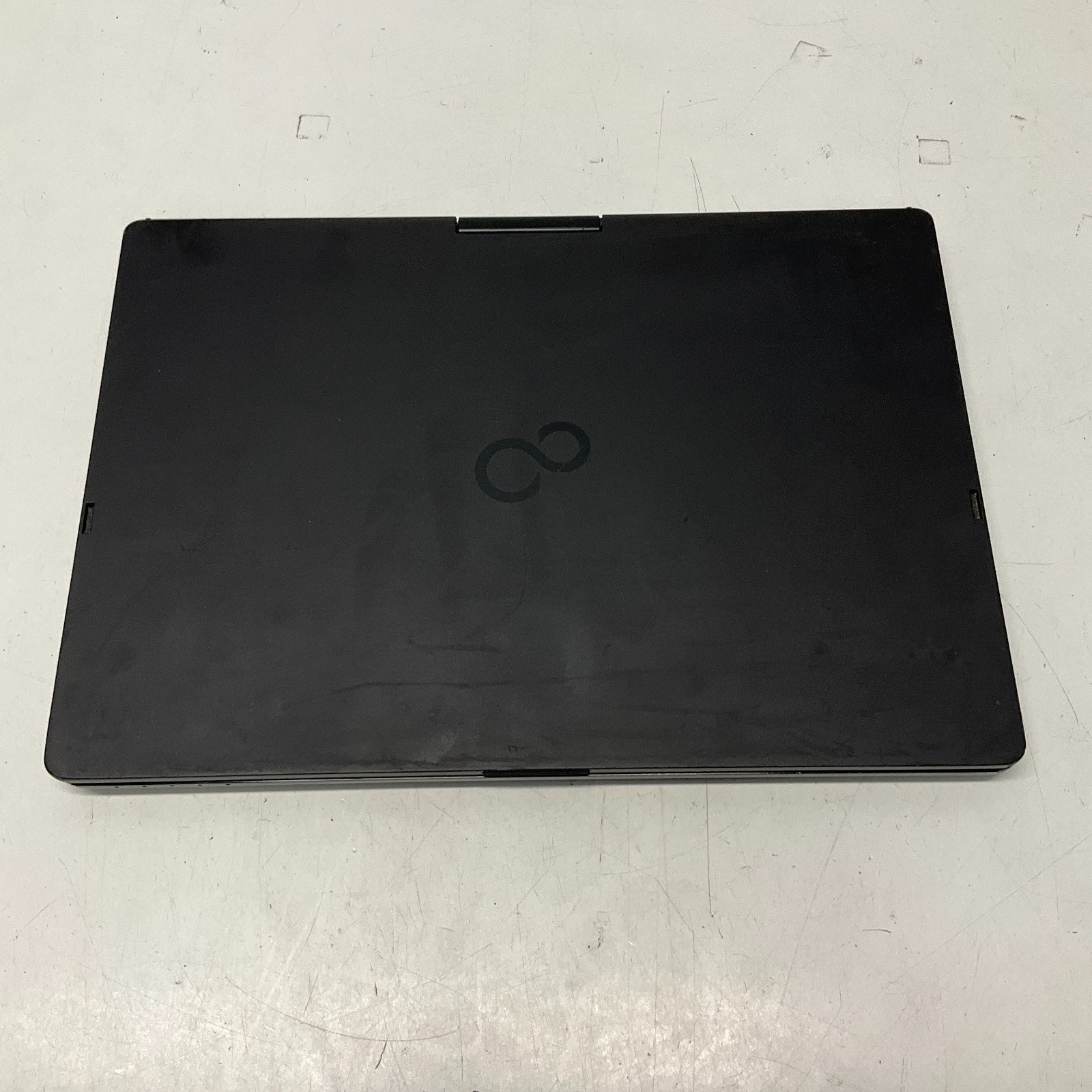 Fujitsu Lifebook T939 Laptop Intel Core i5-8265U @ 1.60 GHz 8GB 256GB SSD Win 11