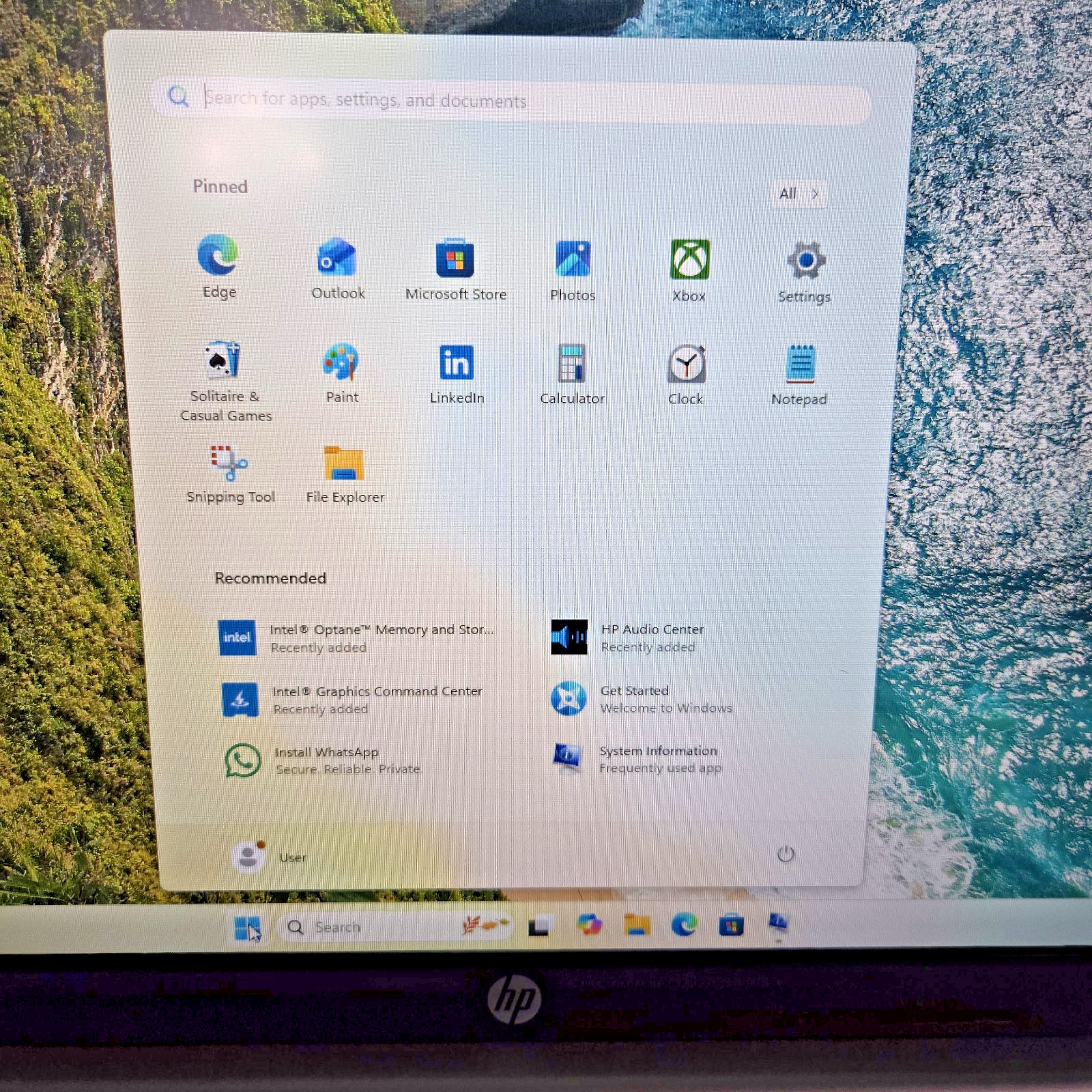 HP 17-cn1063cl 17.3″ Laptop Notebook i5-1155G7 2.5 GHZ 12 GB Windows 11