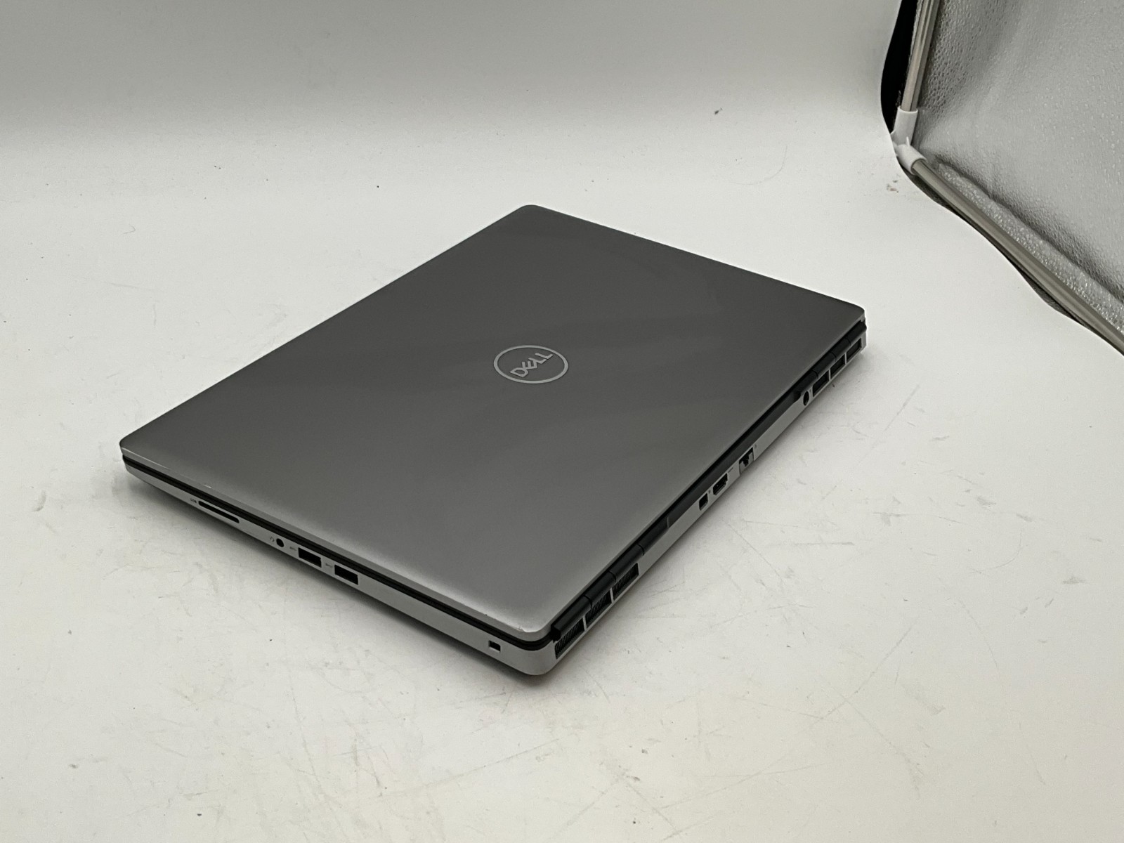 DELL Precision 7560 i7-11850H 2.50g 32GB 1tb T1200 15.6″ WIN11 Laptop HHPG2J3