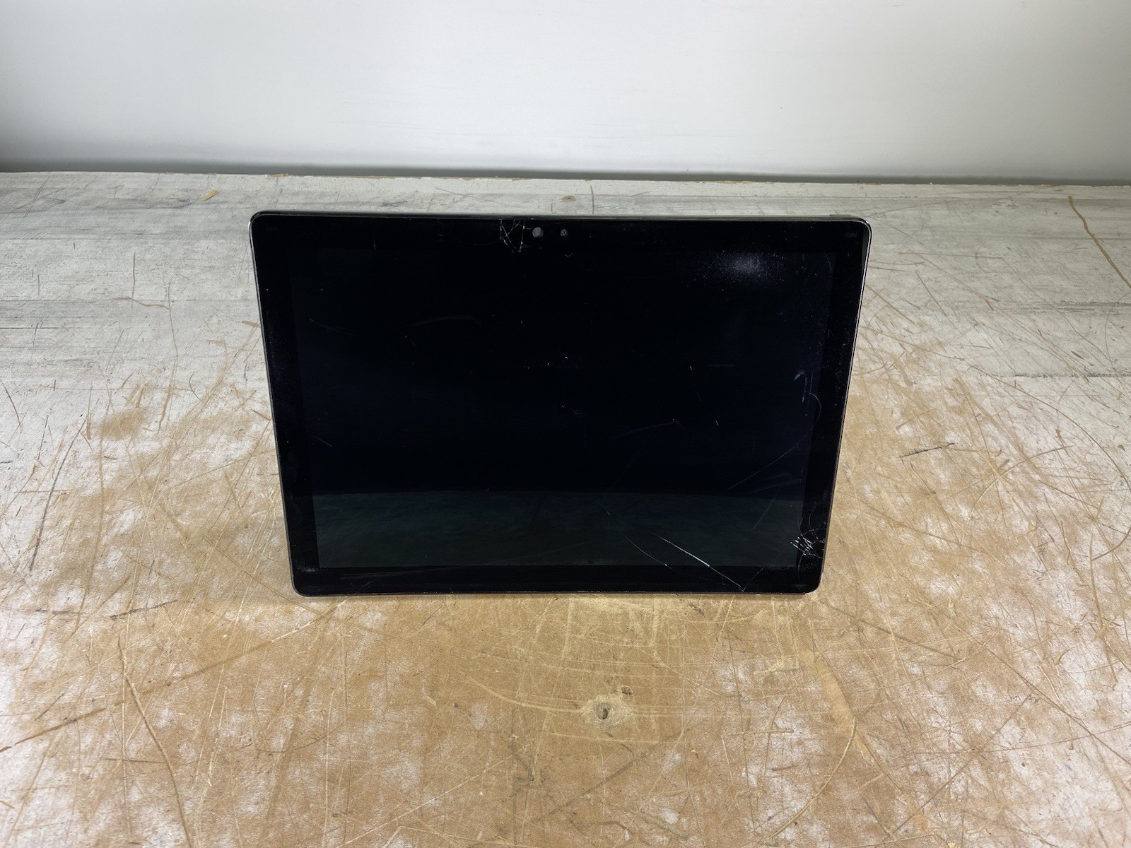 DELL LATITUDE 7200 2-IN-1 i5-8365U @ 1.60GHz, 8GB RAM, NO HDD/OS – (FOR PARTS)