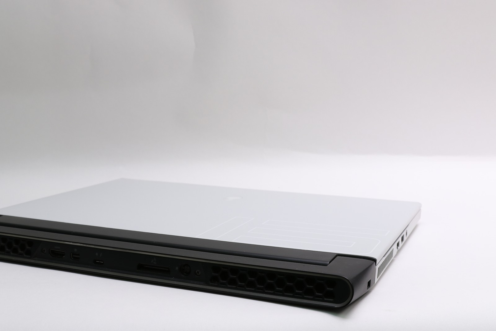 15″ Alienware m15 R3 P87F, i7-10875H, 32GB, 512GB SSD, RTX 2070