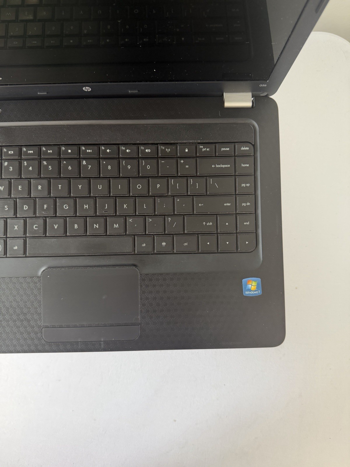 HP Notebook G56-129wm Laptop – Screen Leaks Light – Intel Celeron 900 – Read Des