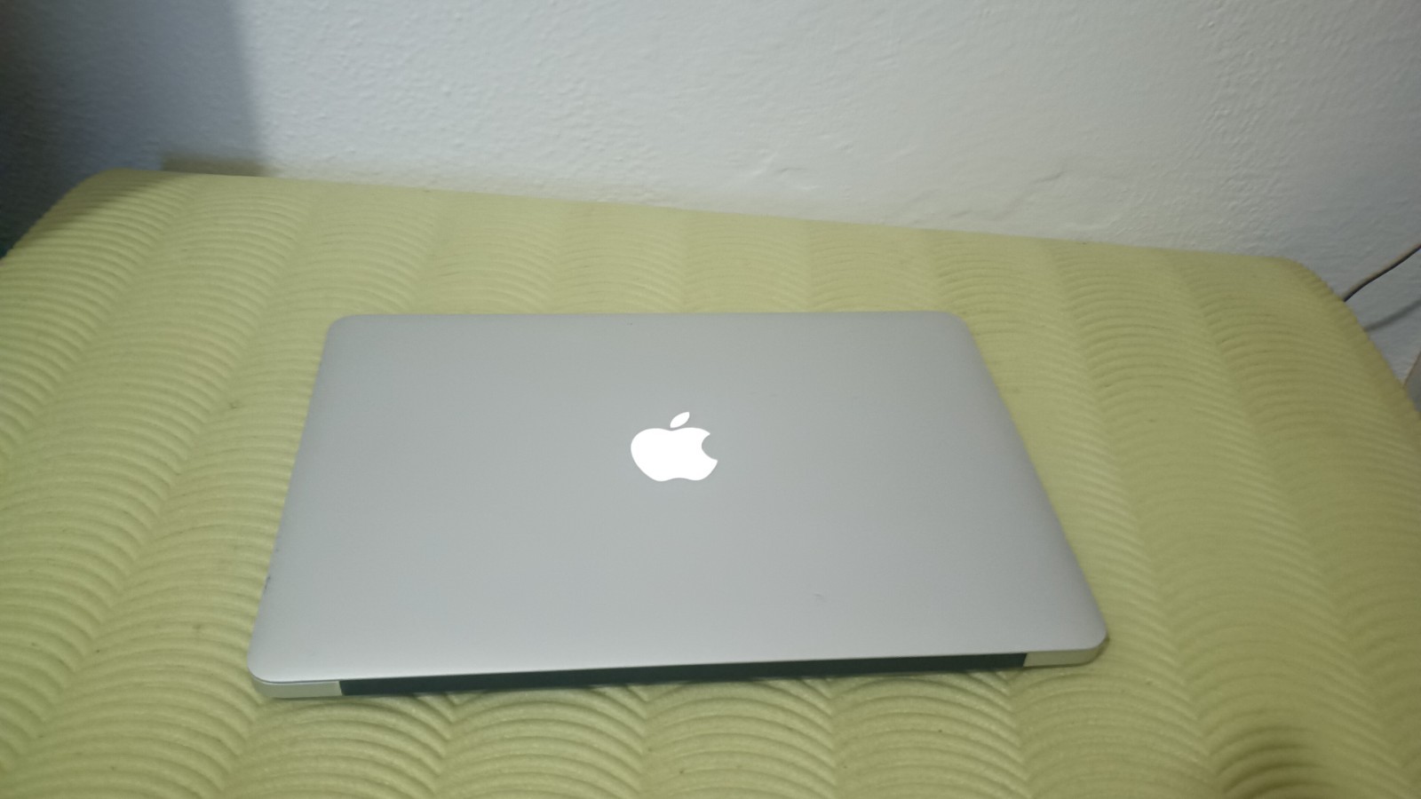 macbook air a1466 13″ 2012 i5 4GB 256gb ssd OSX CATALINA