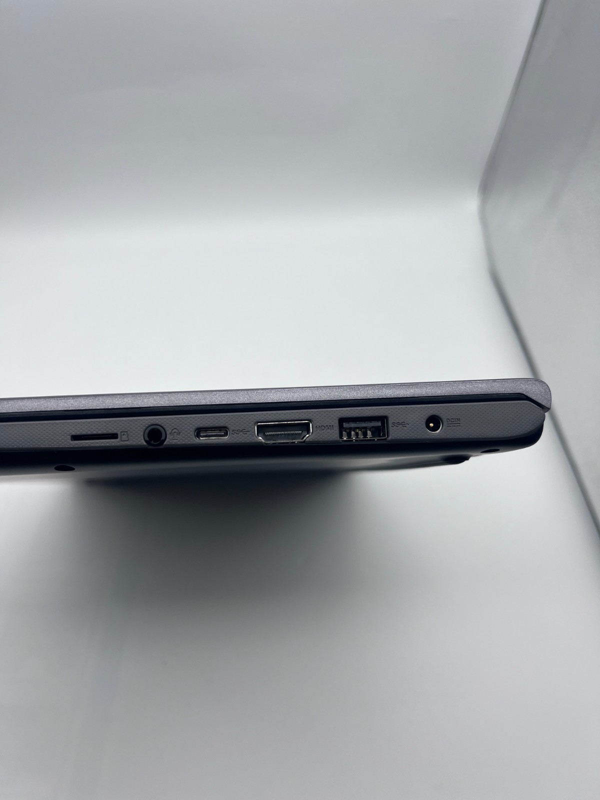 ASUS VivoBook 15.6″ AMD Ryzen 3 3200U 4/128GB Slate Gray F512DA-WH31 win 11