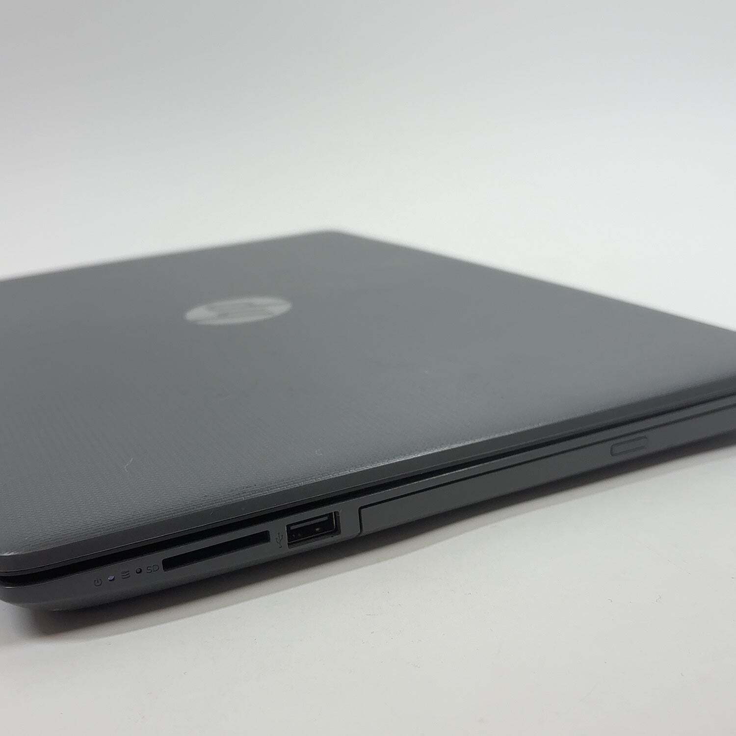 HP Laptop 15-DA0XXX 15.6″ i3-7020U 2.3GHz 8GB RAM 1TB HDD