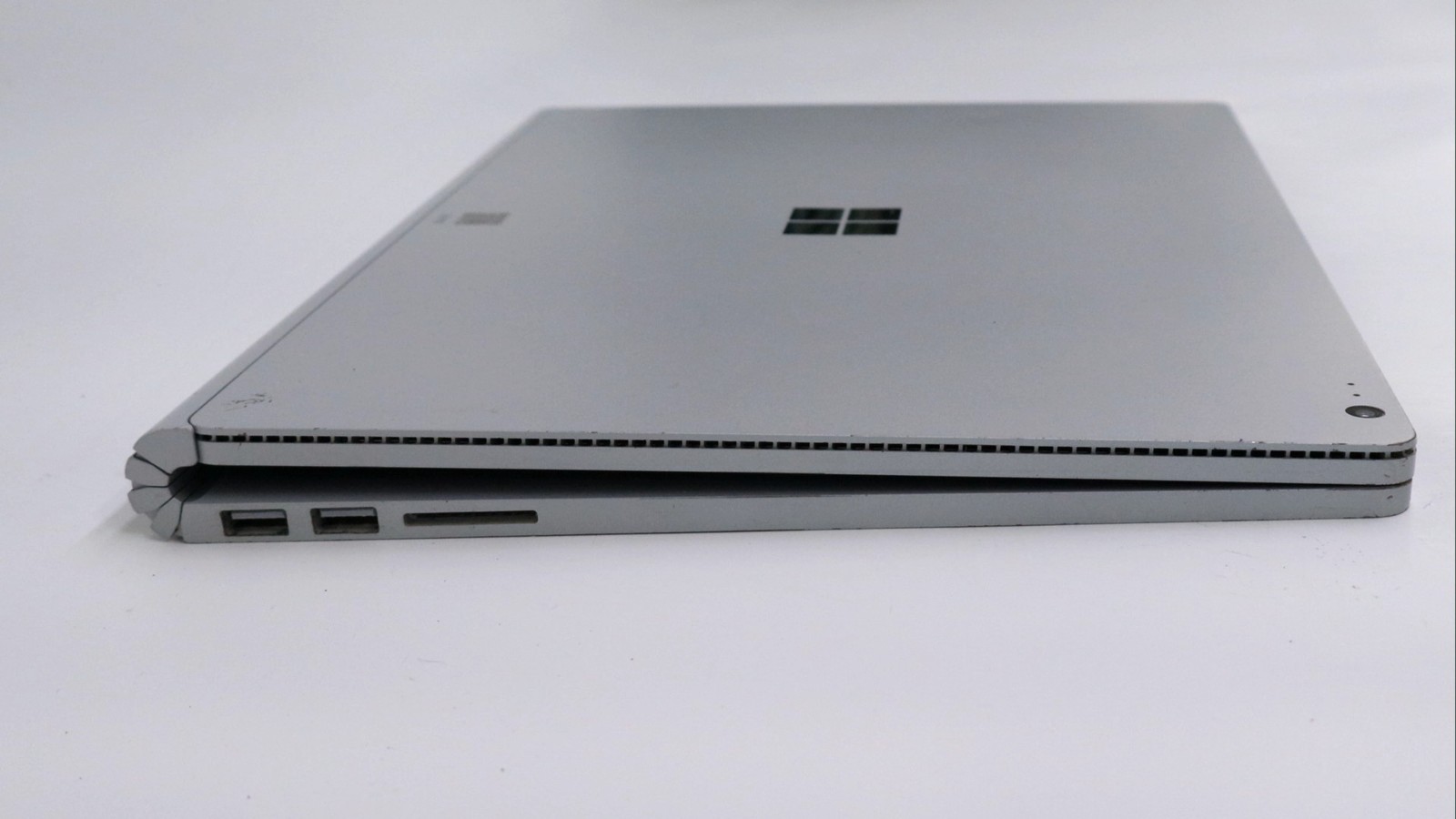 Microsoft Surface Book 13″ i7-6600u 16GB 512GB – Good