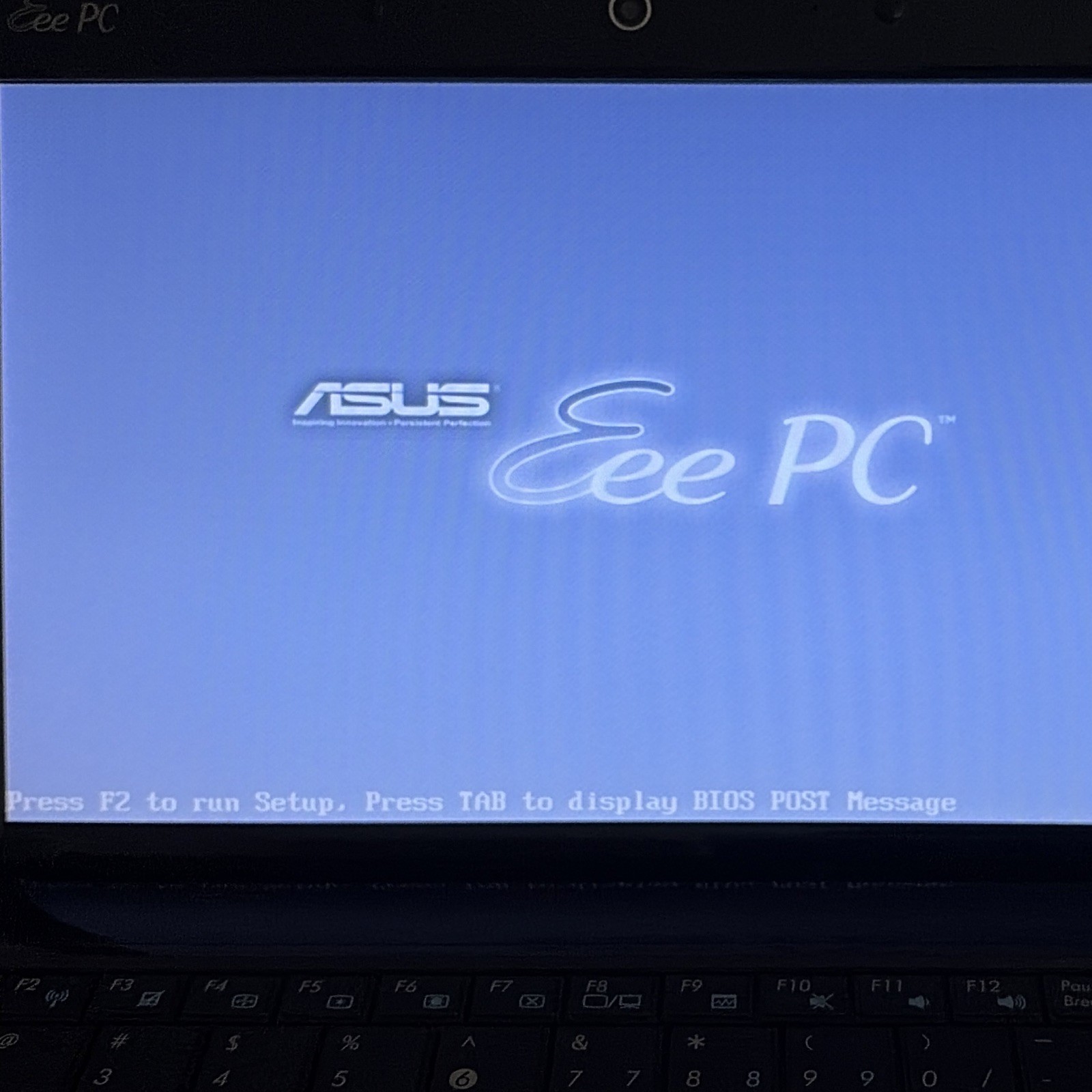 ASUS Eee PC 1005HA Netbook, Intel atom, windows 7. 1024mb installed memory