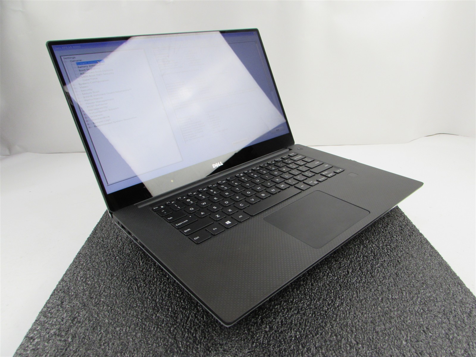 DELL XPS 15 9560 4K TOUCH I7-7700HQ 1TB SSD 32GB RAM NVIDIA GTX 1050 NO O.S