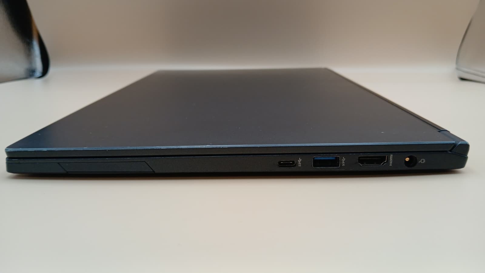 Carbon Systems Iridium 15 i7-10510U 16GB RAM 512GB SSD 15.6″ FHD Windows 11