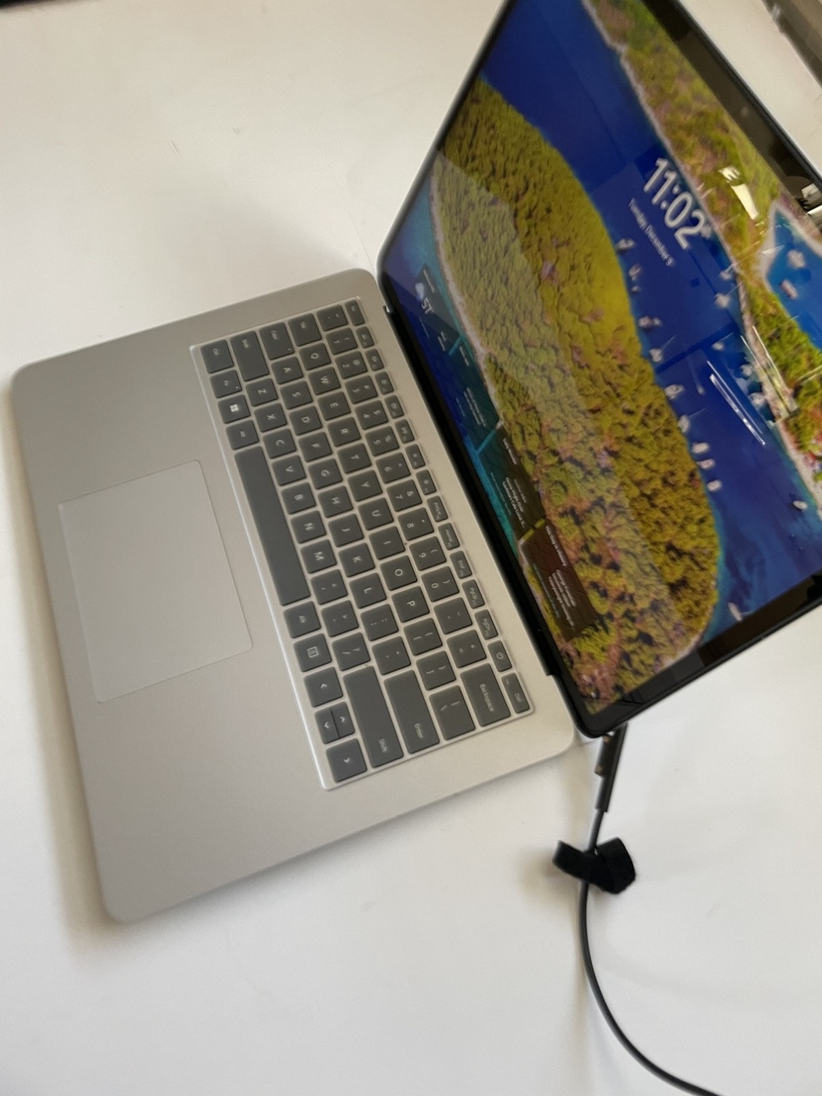 Microsoft Surface Laptop Studio 14″ i5-11300H 16GB 256GB – boost up to 4.4 Ghz