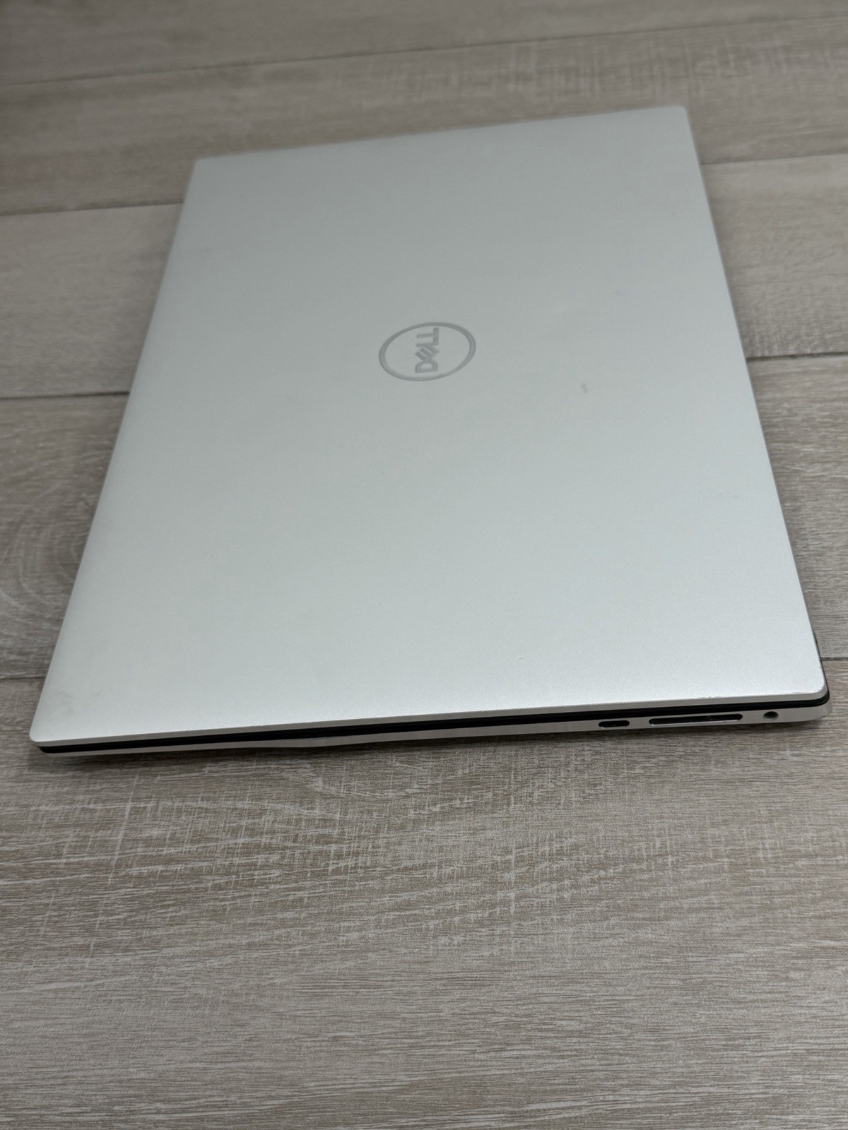 Dell XPS 15 9500 15.6″ Touch Laptop Core i9-10885H GTX 1650 16GB RAM 1TB NVMe