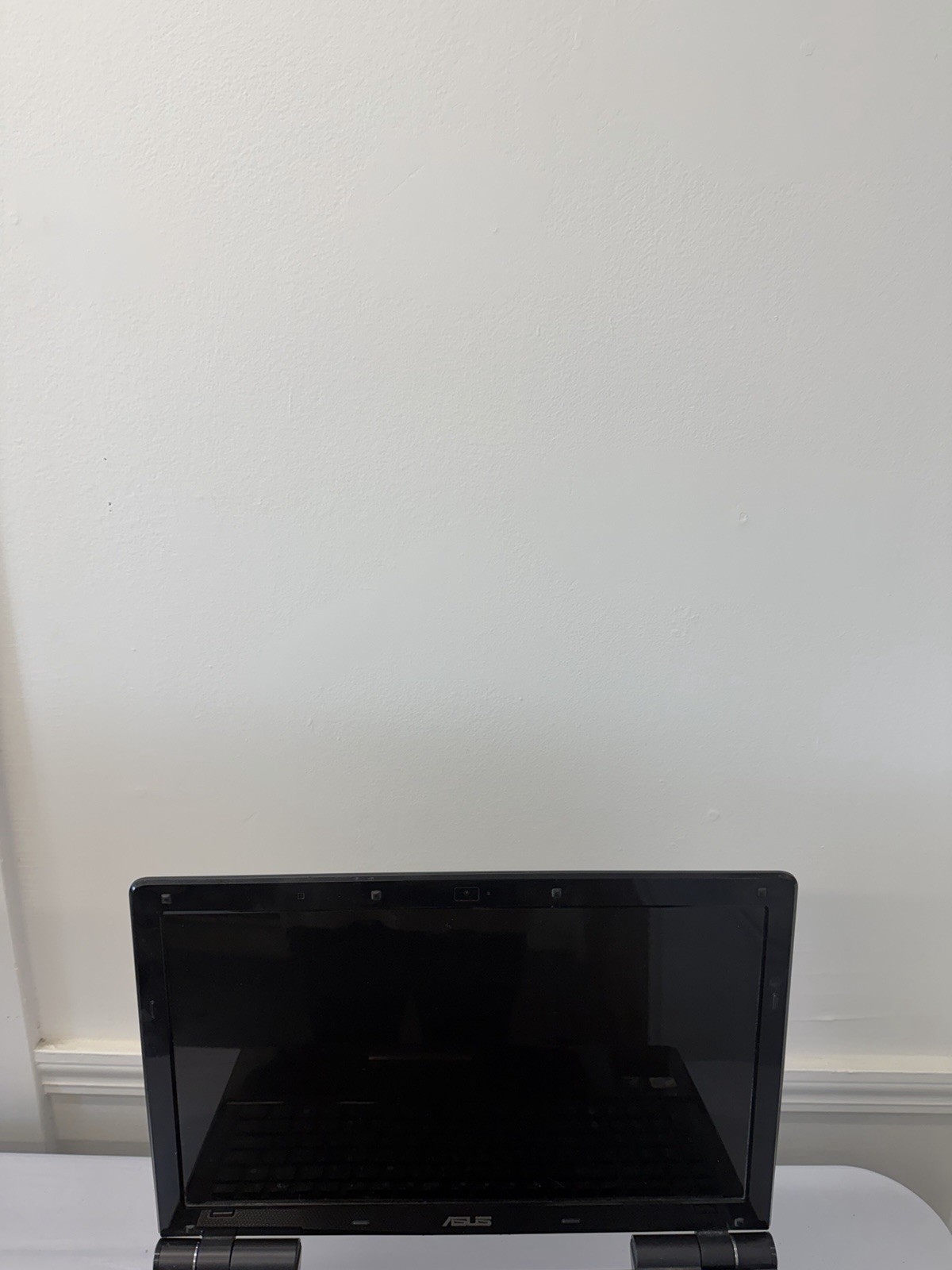 Asus U50A Laptop – Good Screen – Intel Duo T6600 – Read Des