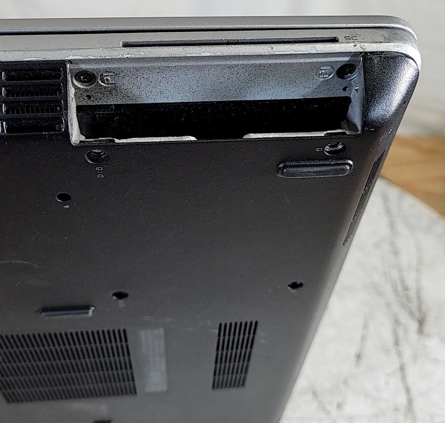 DELL LATITUDE E6420 Laptop Core I5-2540M 8GB SEE NOTES