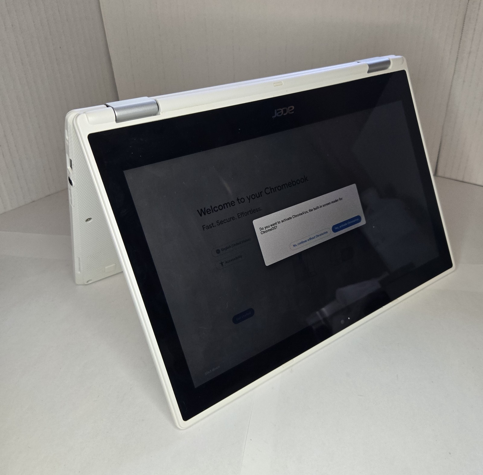 Acer Chromebook N15Q8 11.6″ Touchscreen 2-in-1 Laptop, White, w/ Charger